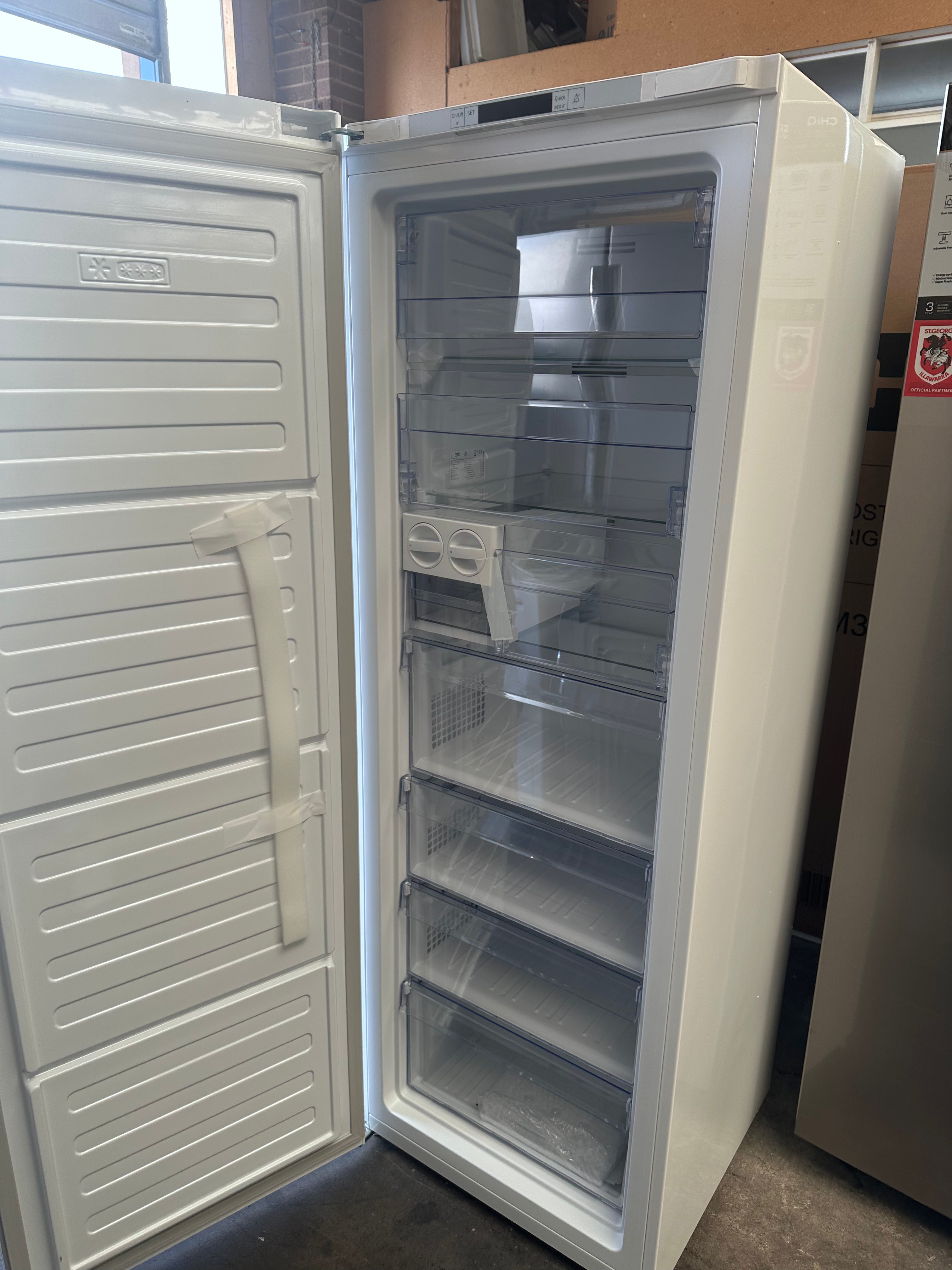 Beko 250L Frost Free Upright Freezer BVF290W - Energy Efficient European Made Appliance with 12 Month Warranty (Carton Damaged) - Perfect for Home, Restaurant & Commercial Kitchen Use