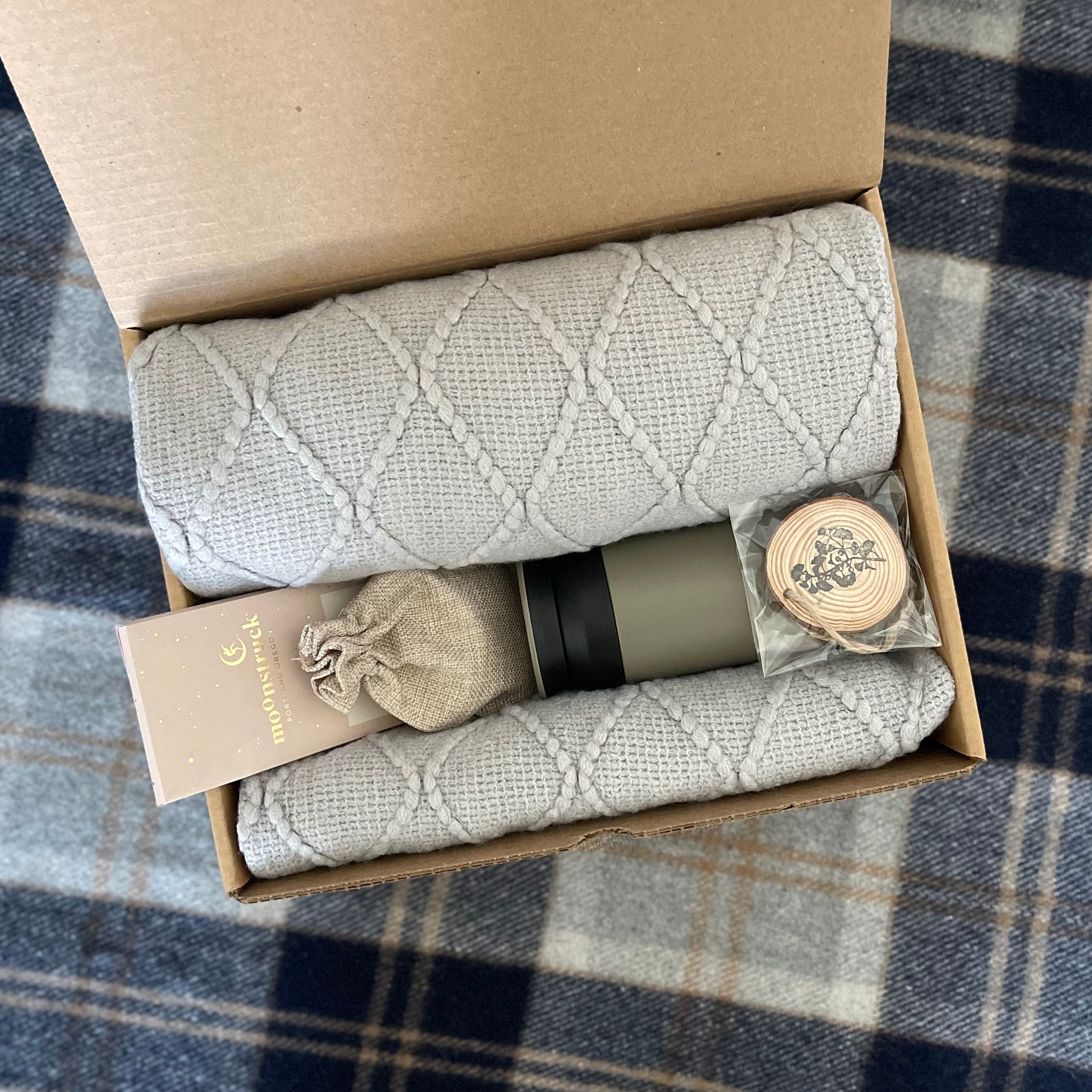 Cozy Blanket Gift Box - Soft & Warm Hug in a Box for Gifts, Holidays & Relaxation at Home