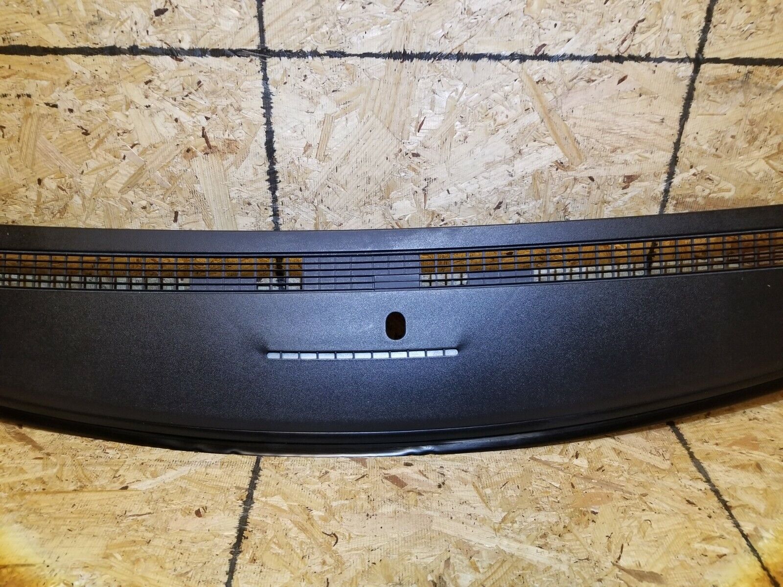 2003-2011 Lincoln Town Car OEM Dashboard Dash Pad Upper Replacement - Perfect Fit for 65k Mileage - Upgrade Your Car Interior for Comfort & Style
