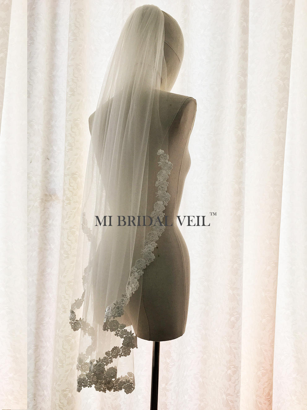 Venice Rose Lace Wedding Veil - Elegant Chest-Length Fingertip Bridal Veil for Romantic Weddings & Photo Shoots