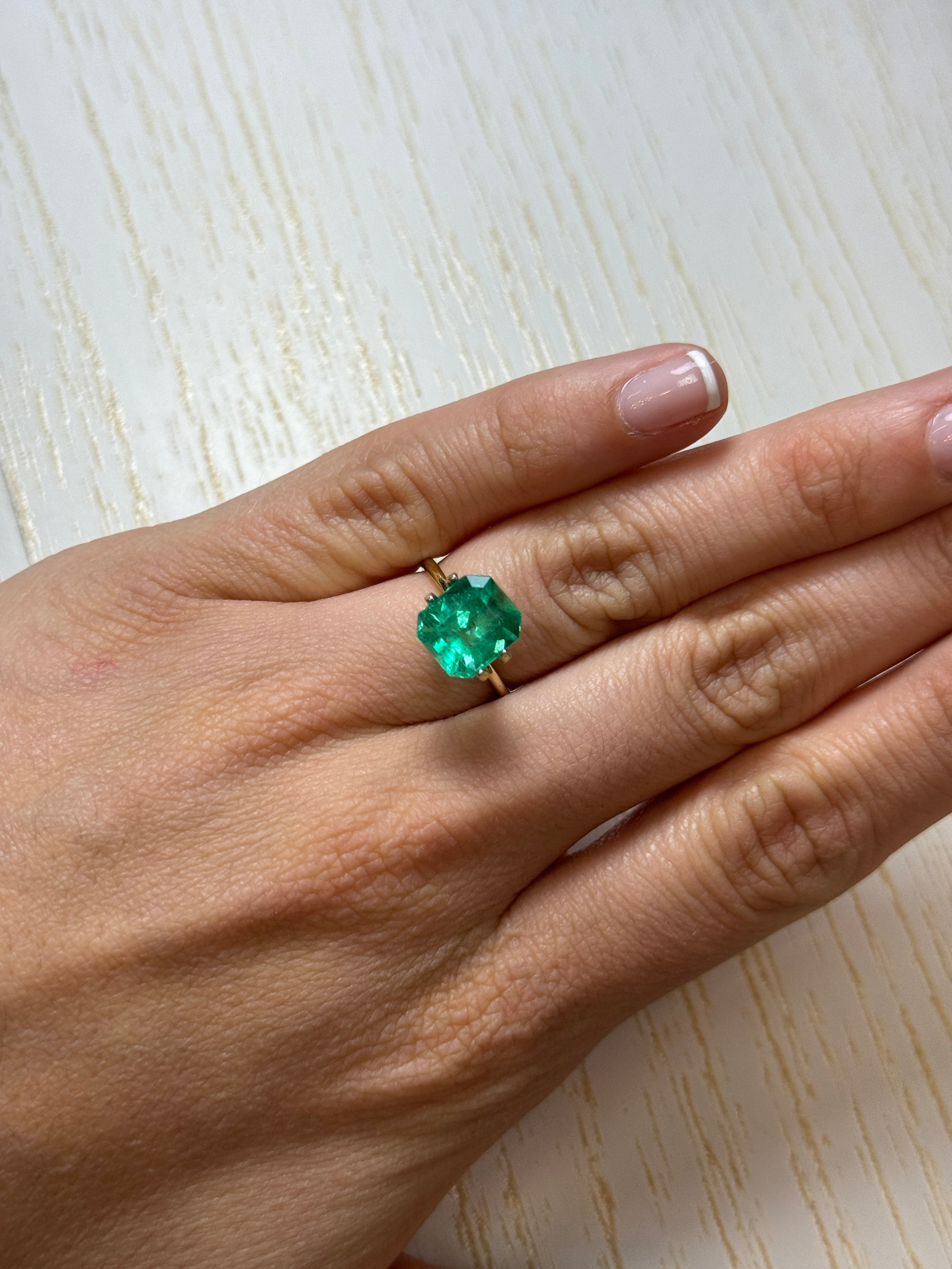 3.80 Carat 10x9mm Glowing Green Natural Loose Colombian Emerald - Emerald Cut Gemstone for Jewelry Making, Engagement Rings & Luxury Gifts