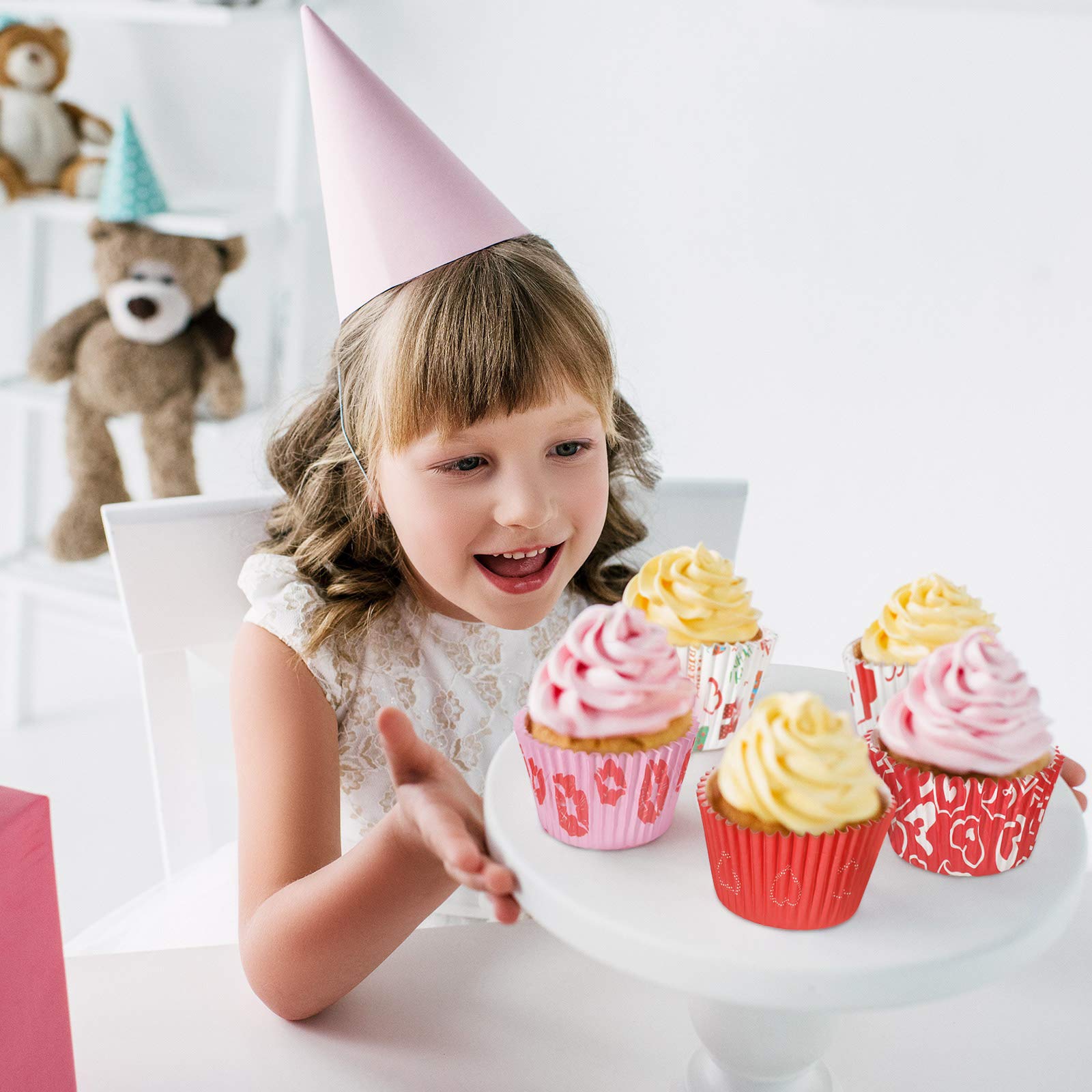 600 Count Valentine's Day Cupcake Liners - Disposable Nonstick Baking Cups for Valentine's Day, Weddings, Anniversaries & Holidays | Perfect for Party Decorations, Baking Treats & Dessert Displays