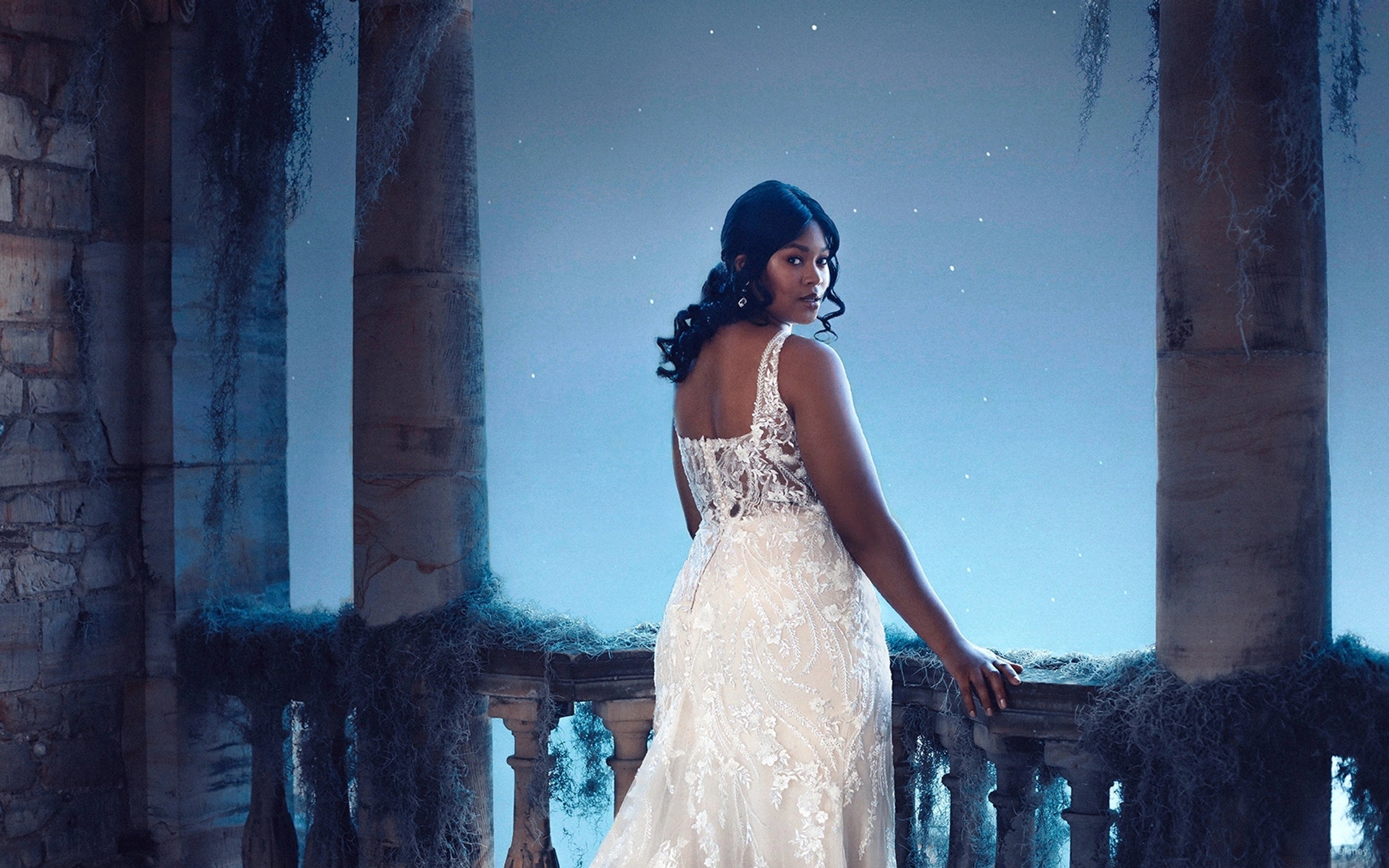 Allure D318 Plus Size 16 Women's Formal Evening Gown – Perfect for Prom, Homecoming, and Special Occasions