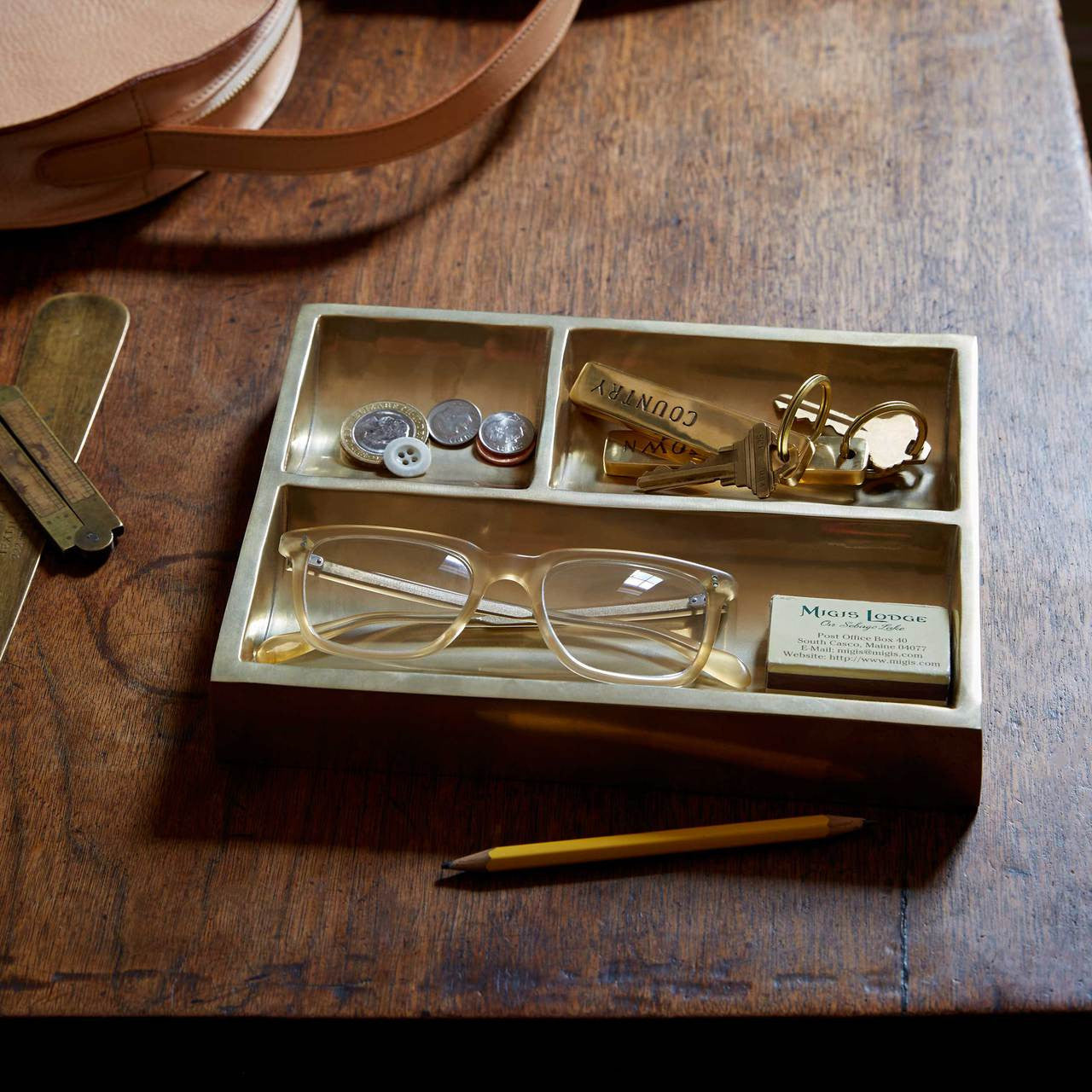 Elegant Brass Catchall Tray - Decorative Key & Jewelry Organizer for Entryway, Dresser, or Nightstand - Perfect for Home Decor & Gift Giving