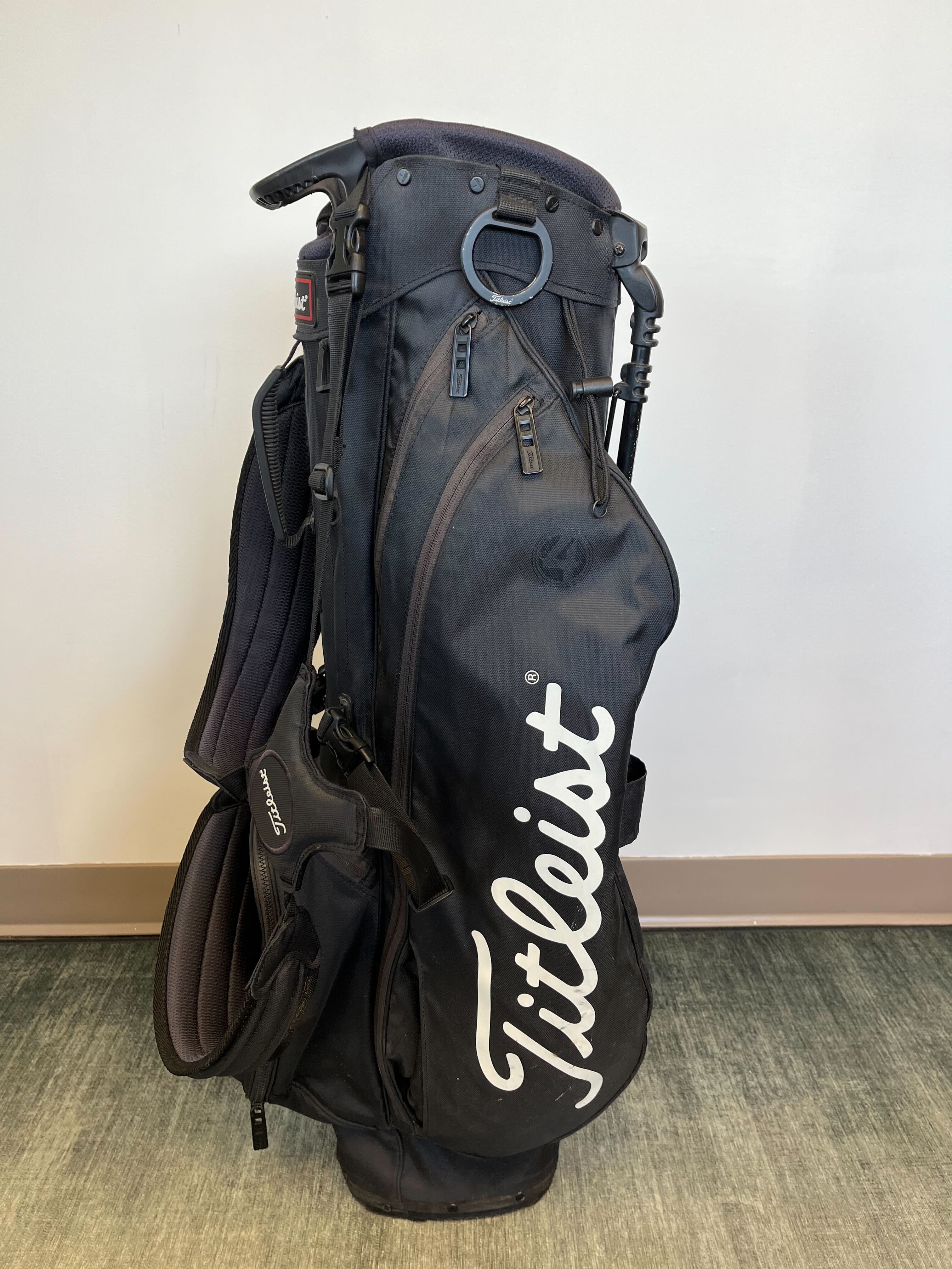 Titleist Players 4 Stand Golf Bag - Black with 4 Dividers, Comfortable Strap & Waterproof Rain Cover - Perfect for Golfers & Tournaments