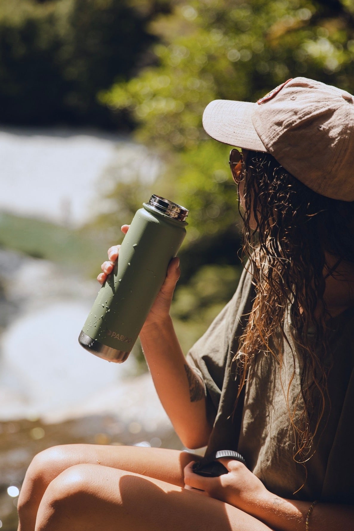 Eco-Friendly Insulated 750ml Eucalyptus Green Water Bottle with Straw Lid - Perfect for Gym, Hiking & Outdoor Activities