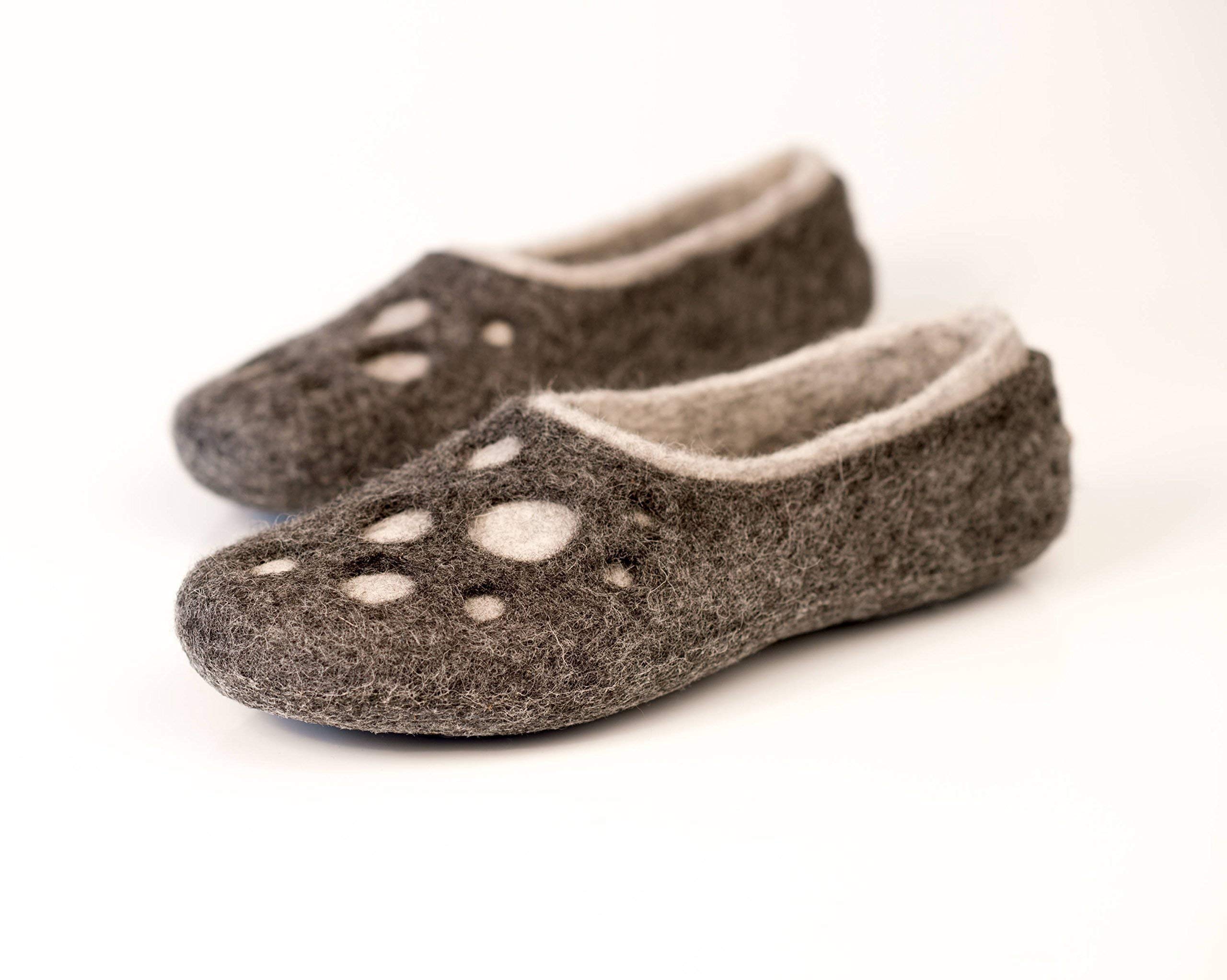 Moon Craters Men's Gray Felted Wool Slippers - Handmade Warm House Shoes for Indoor & Outdoor Use - Cozy Winter Home Footwear for Relaxing by the Fireplace