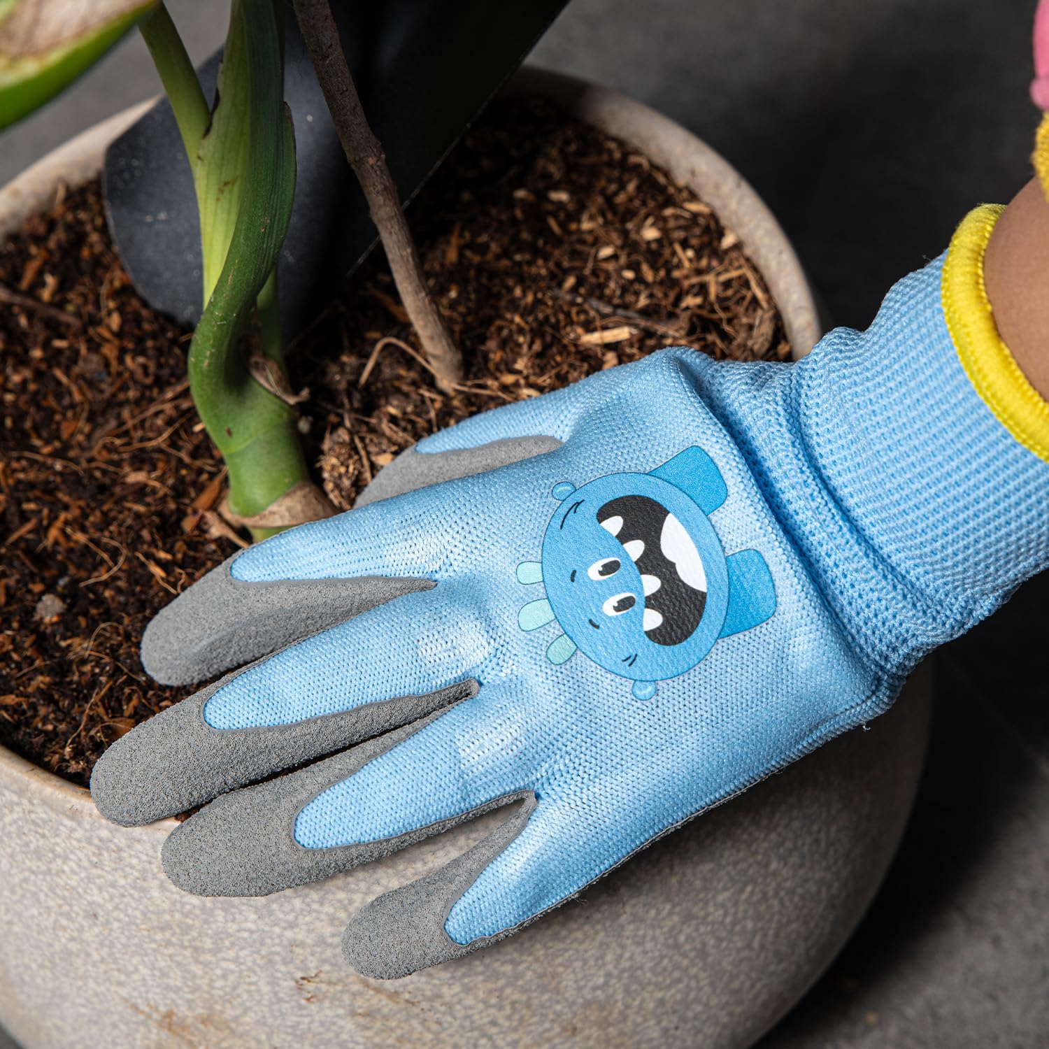 Kids Gardening Gloves Age 3-5 - Rubber Coated, Soft & Breathable for Outdoor Play & DIY Projects