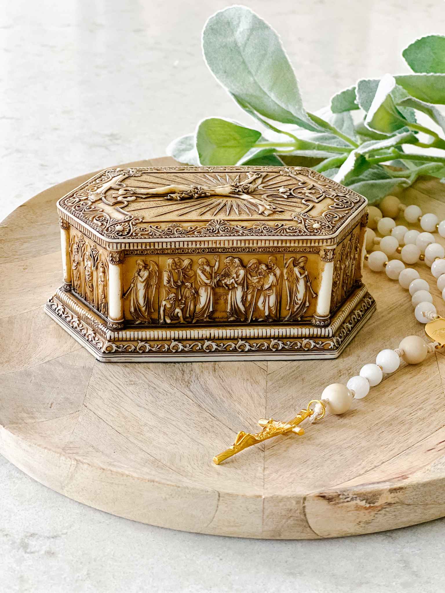 Antique Wooden Crucifixion Box - Religious Home Decor for Wall Display & Prayer Altar - Perfect for Christian Gifts & Church Decorations
