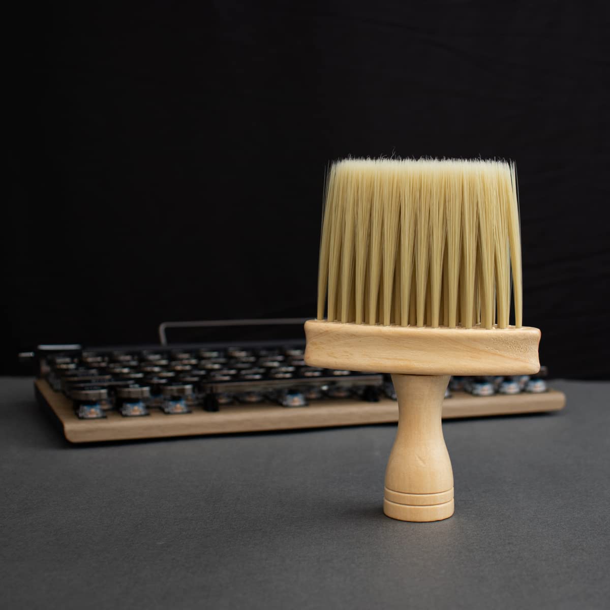 Wooden Anti-Static Keyboard Cleaning Brush - Dust & Crumbs Remover for PC, Laptop, Mechanical Keyboards - Perfect for Office, Gaming & Home Use