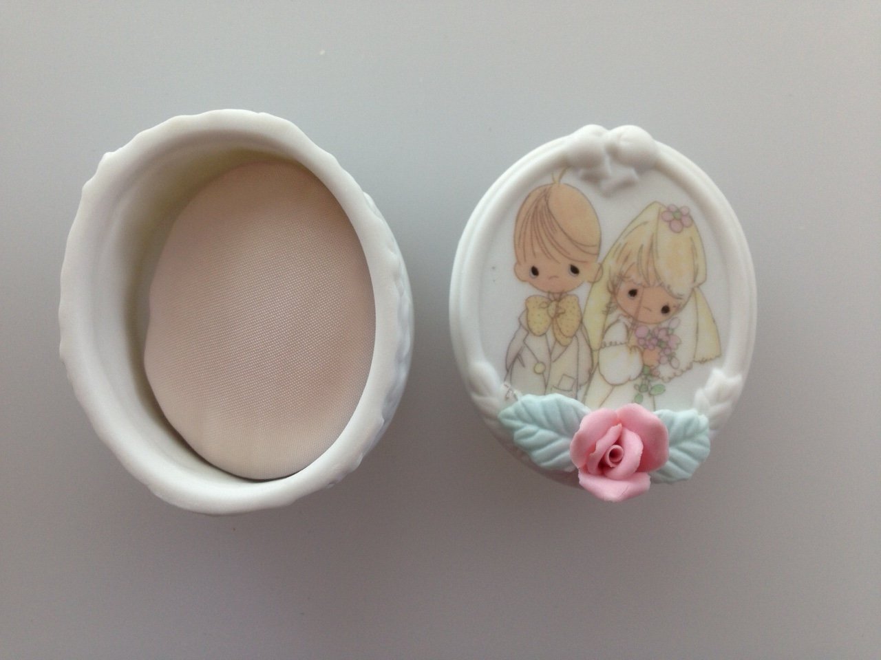 Precious Moments Wedding Ring Box - Perfect for Proposals & Ceremonies