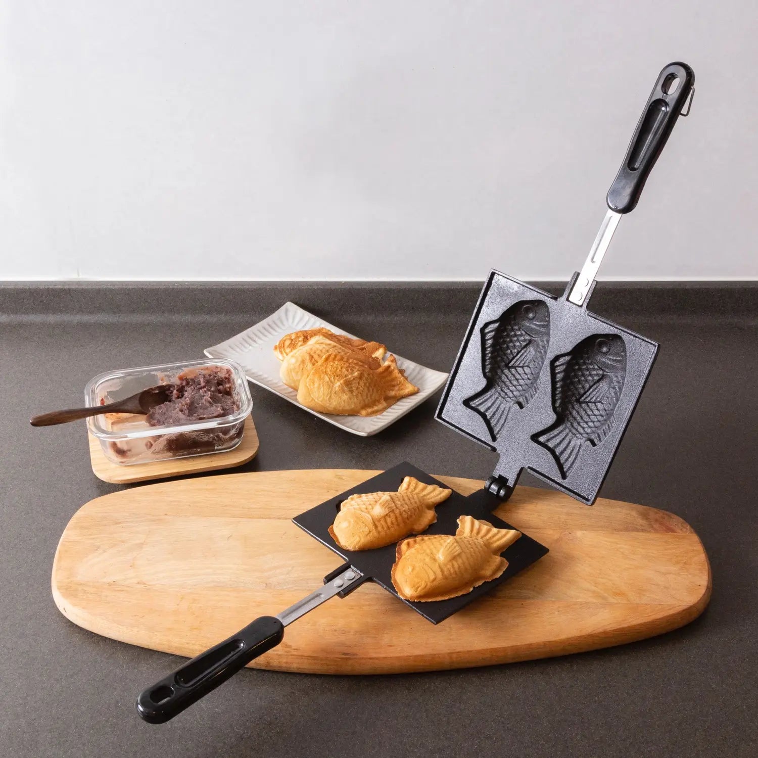Iwachu Nambu Cast Iron Taiyaki Pan - Traditional Japanese Fish-Shaped Waffle Maker for Homemade Desserts | Perfect for Red Bean Paste, Custard & Sweet Fillings | Great for Home Baking, Tea Parties & Japanese Cultural Events