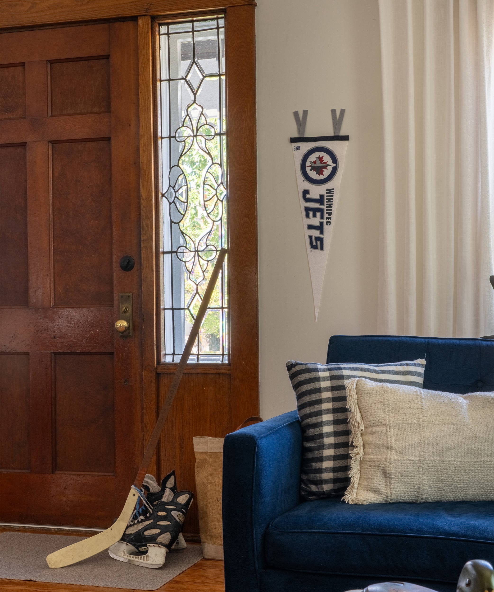 Winnipeg Jets NHL Pennant Flag - Premium Oxford Pennant for Hockey Fans | Perfect for Game Day Decor, Sports Room & Fan Gifts