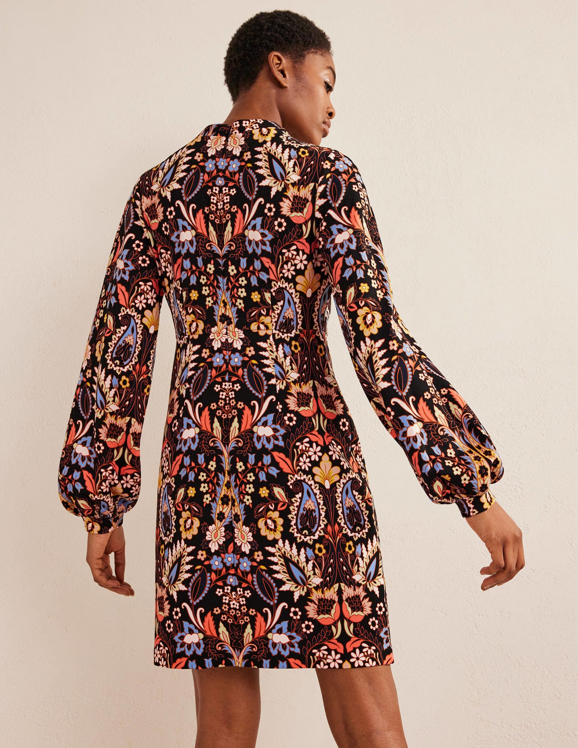 Stylish Blouson Jersey Mini Dress with Exotic Foliage Print - Perfect for Summer Parties, Beach Vacations & Casual Outings