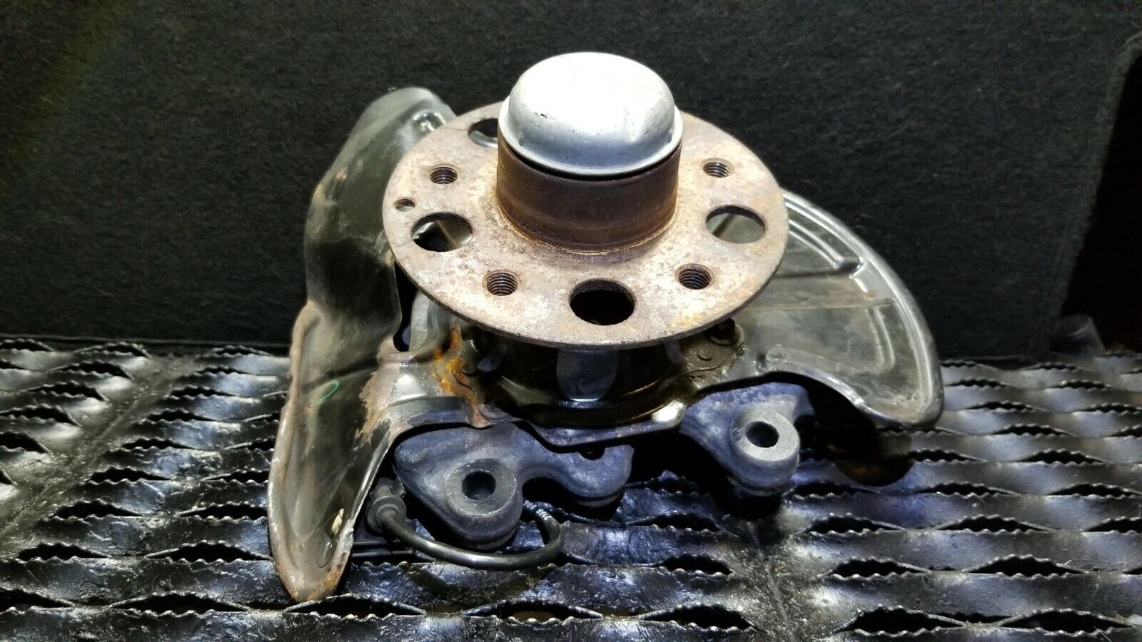 Mercedes CLK350 Front Left Driver Side Spindle Knuckle OEM #82 - Compatible with 2004-2009 Models - Perfect for Suspension Repair & Replacement