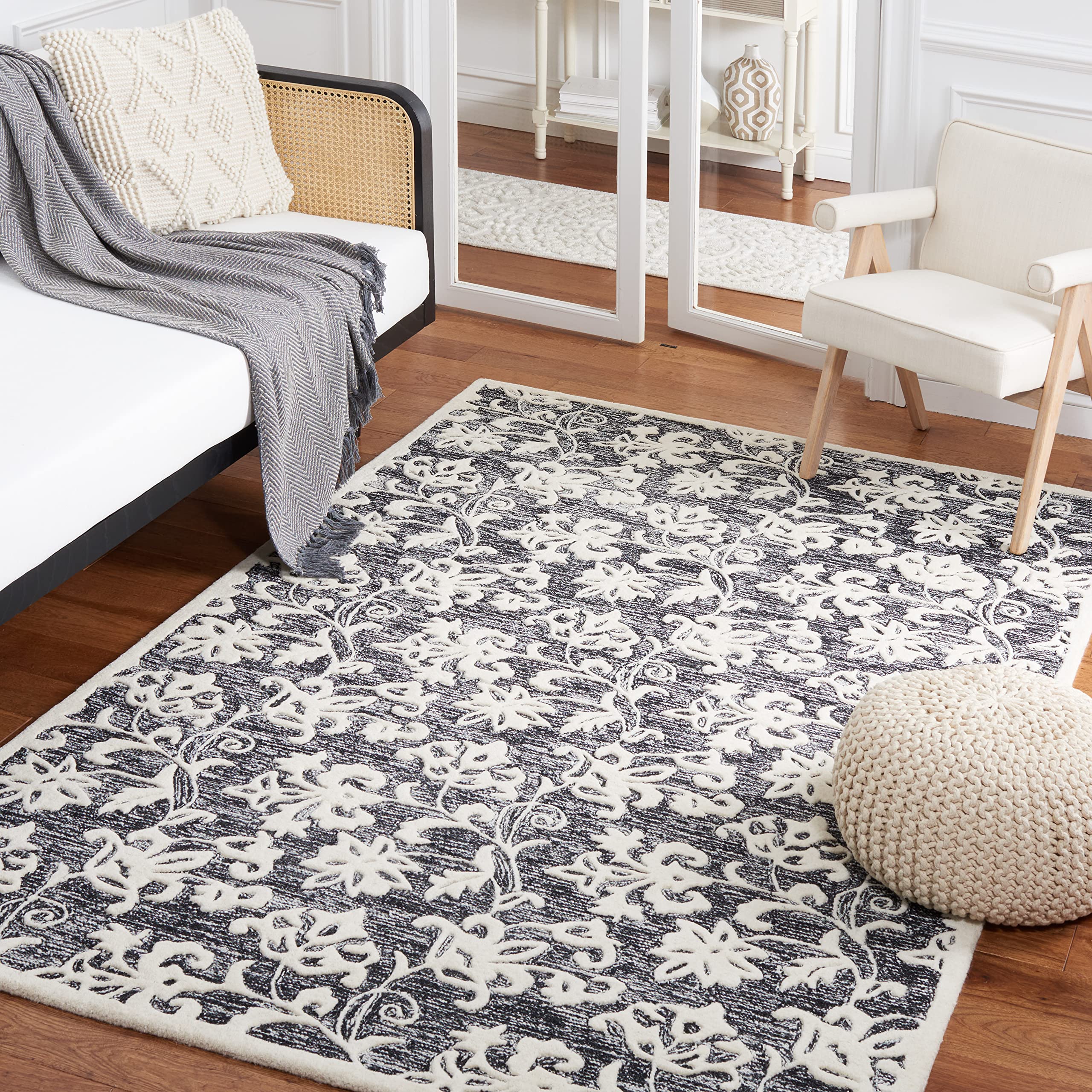 SAFAVIEH Metro Collection 6' Square Black & Ivory Wool Area Rug - Handmade Premium Quality for Living Room, Dining Room, Bedroom Decor | Soft & Durable Floor Covering for Home Interior Design