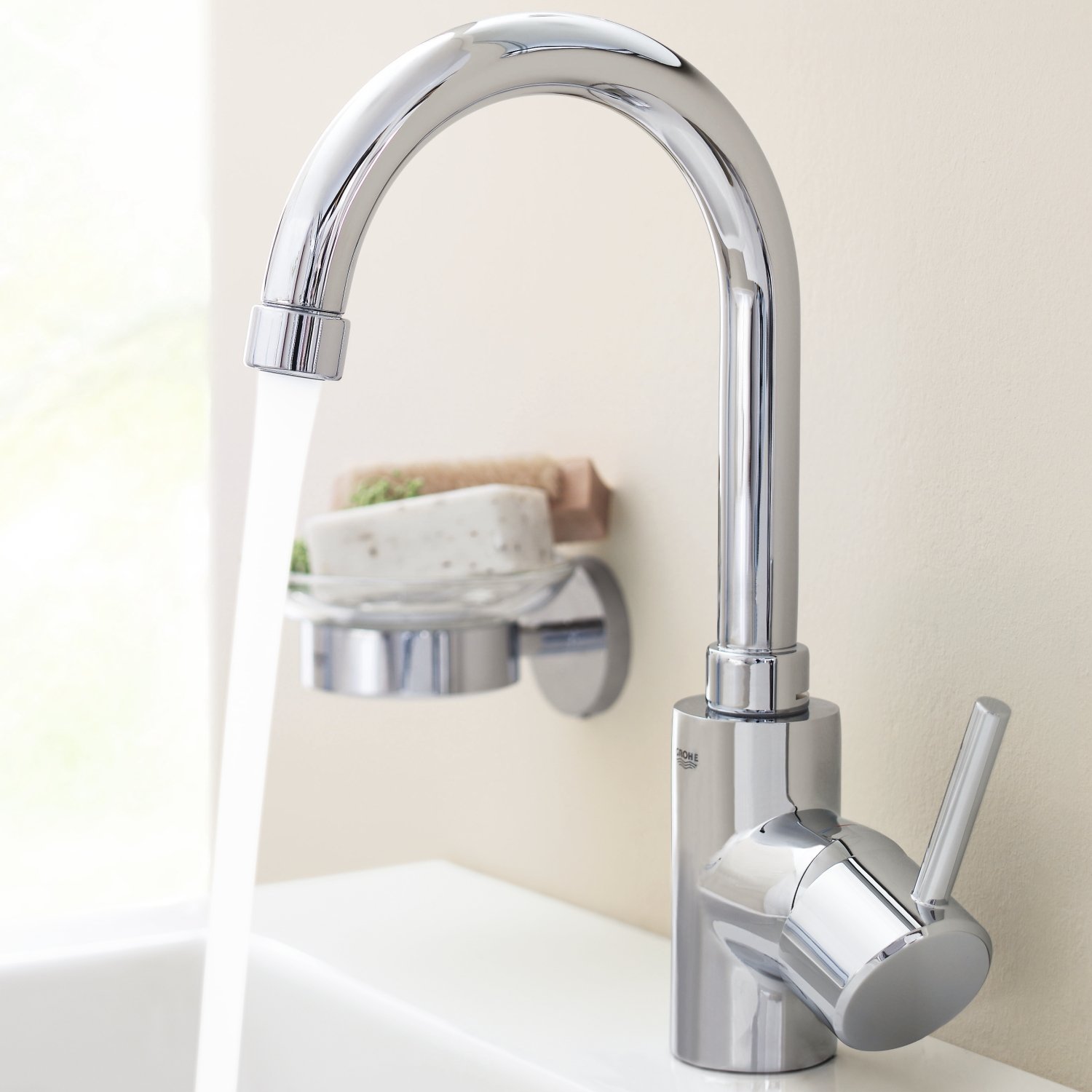 Concetto Centerset Single-Handle Single-Hole Bathroom Faucet - 1.5 GPM Low-Flow Water-Saving Design - Perfect for Modern Bathroom Vanities and Small Space Sinks