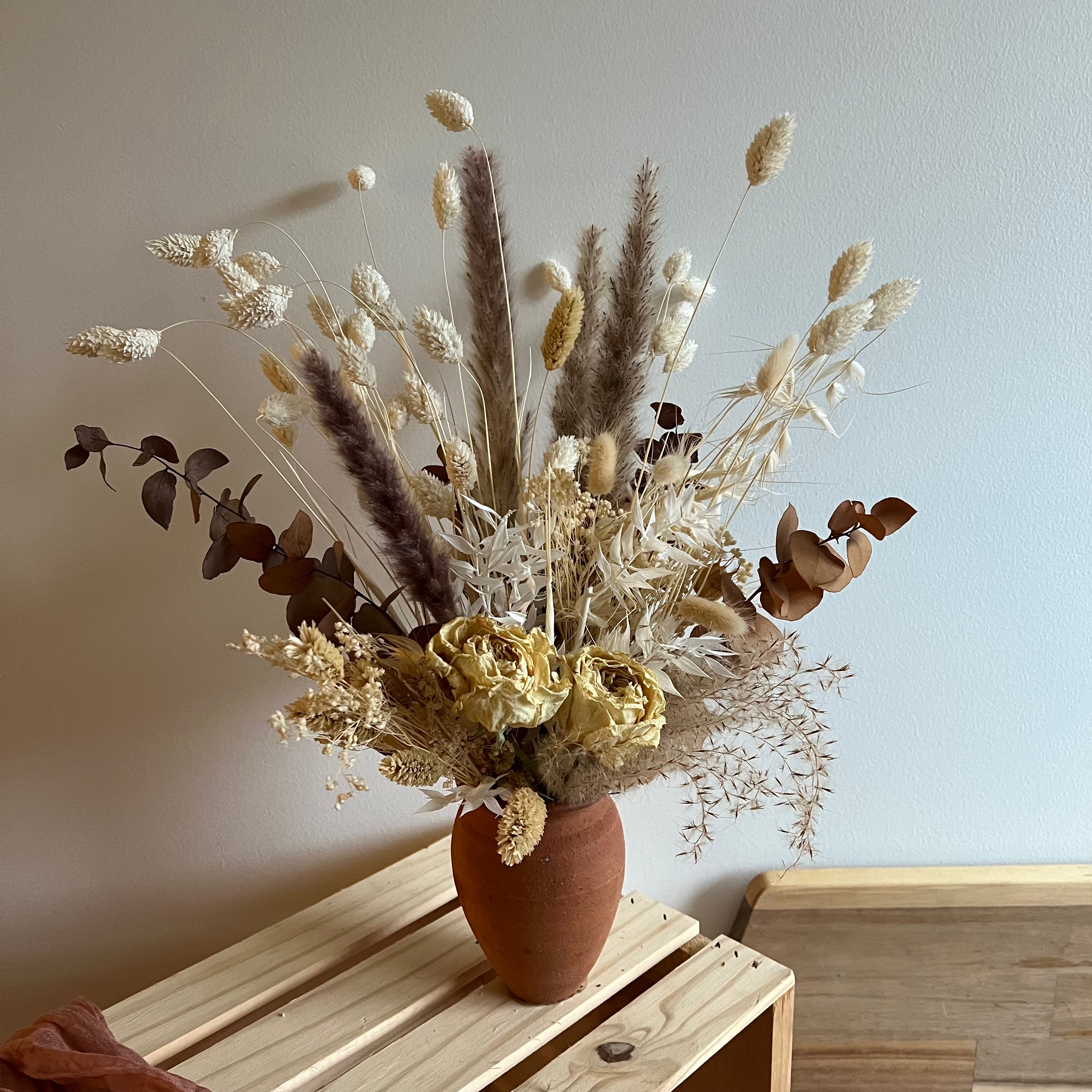 Everlasting Dried Floral Arrangement - Premium Preserved Flowers for Home Decor, Wedding Centerpieces & Gift Giving - Perfect for Boho, Farmhouse & Rustic Style Interiors