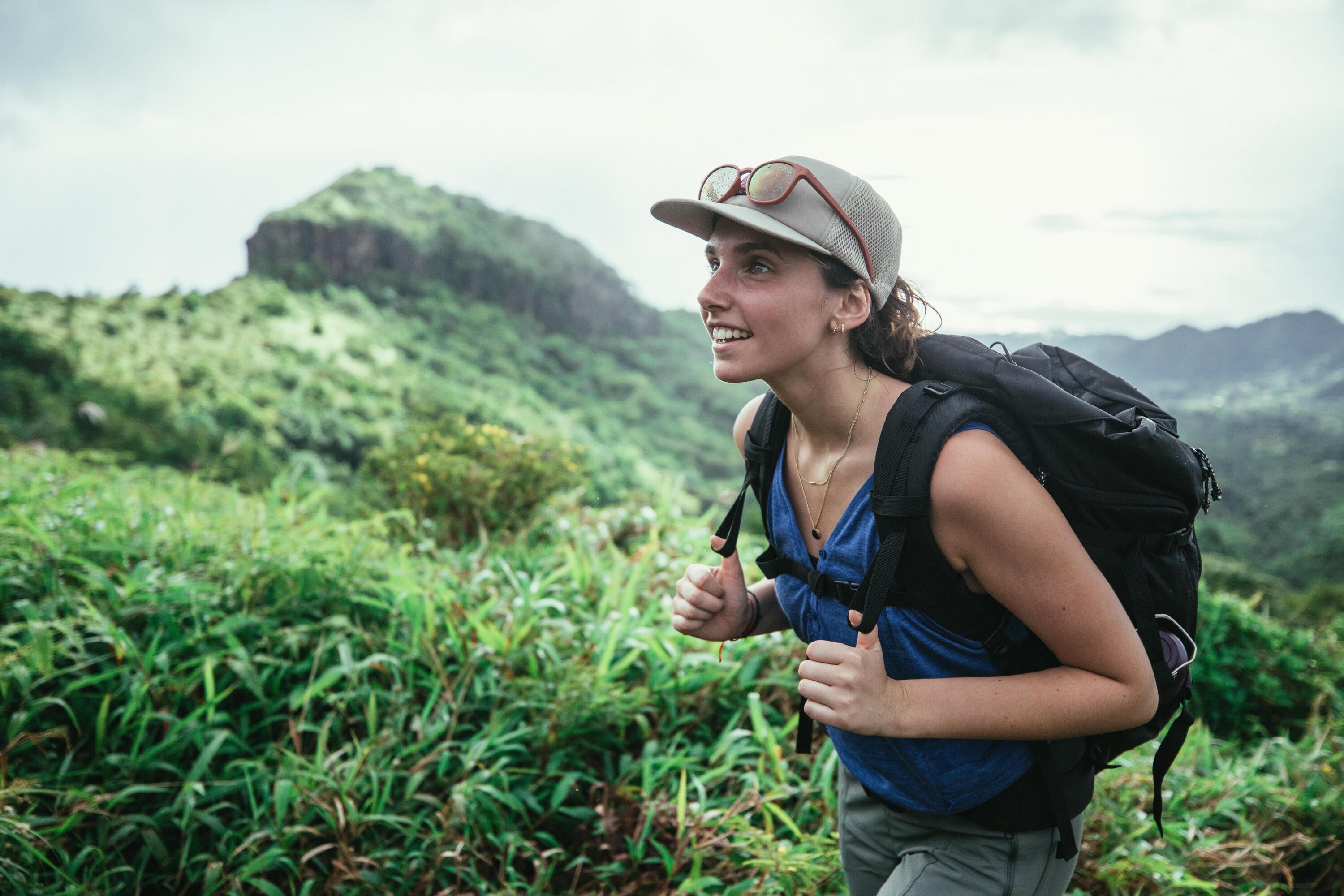 Simond Travel 100 50L Lightweight Waterproof Hiking Backpack for Men & Women - Perfect for Camping, Trekking and Outdoor Adventures