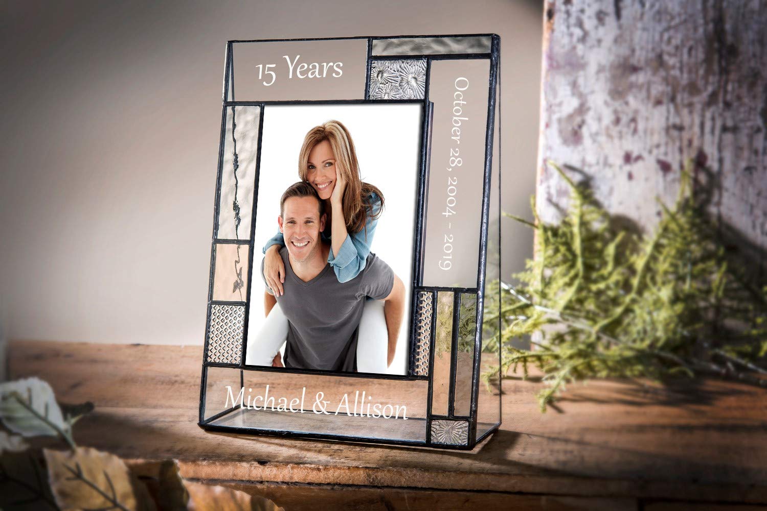 Personalized Anniversary Frame for Couples - Engraved Glass 4x6 Photo Keepsake - Perfect for Wedding Gifts & Home Decor
