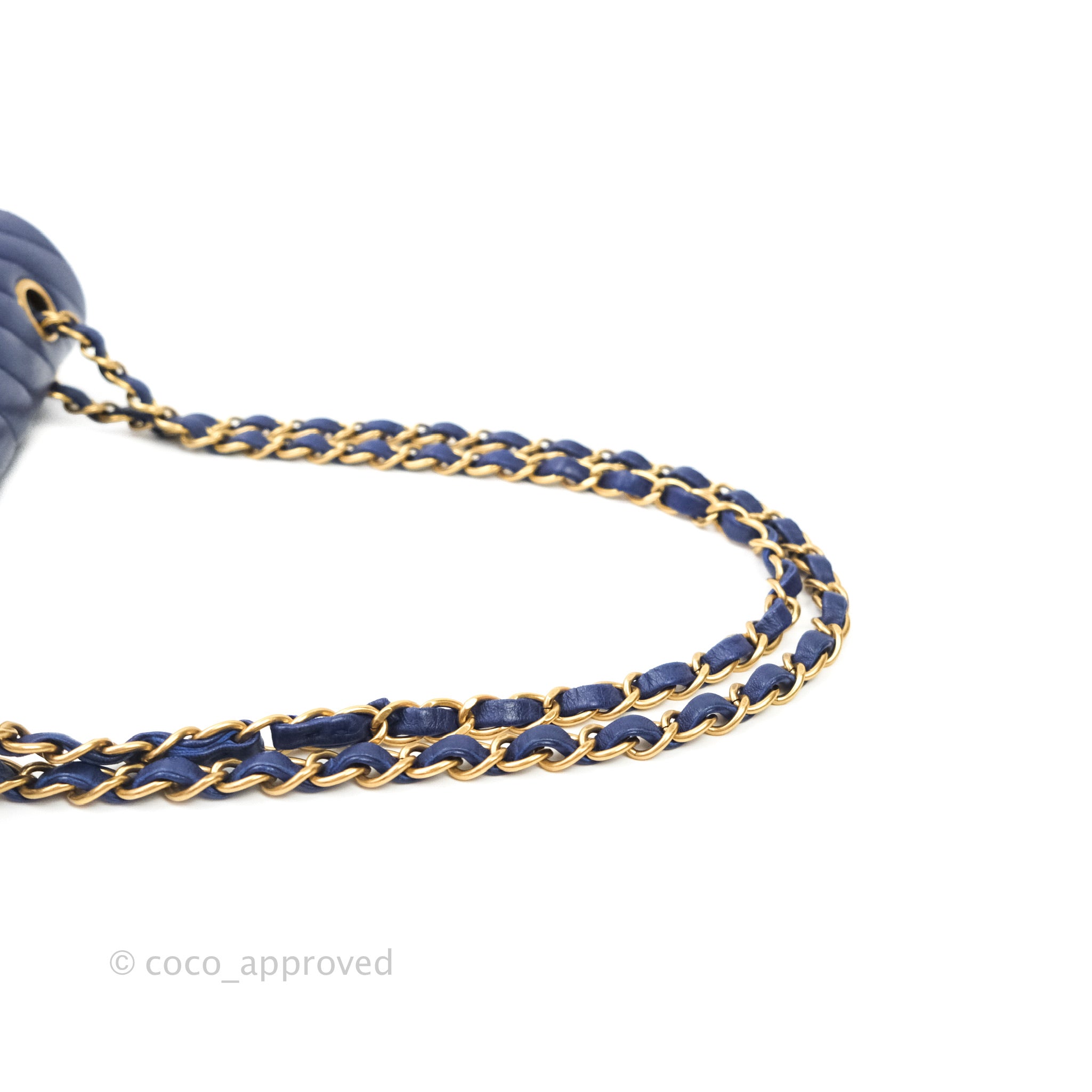 Chanel Classic Chevron M/L Medium Flap Bag in Blue Lambskin Leather with Gold Hardware - Perfect for Evening Events & Luxury Fashion Accessories