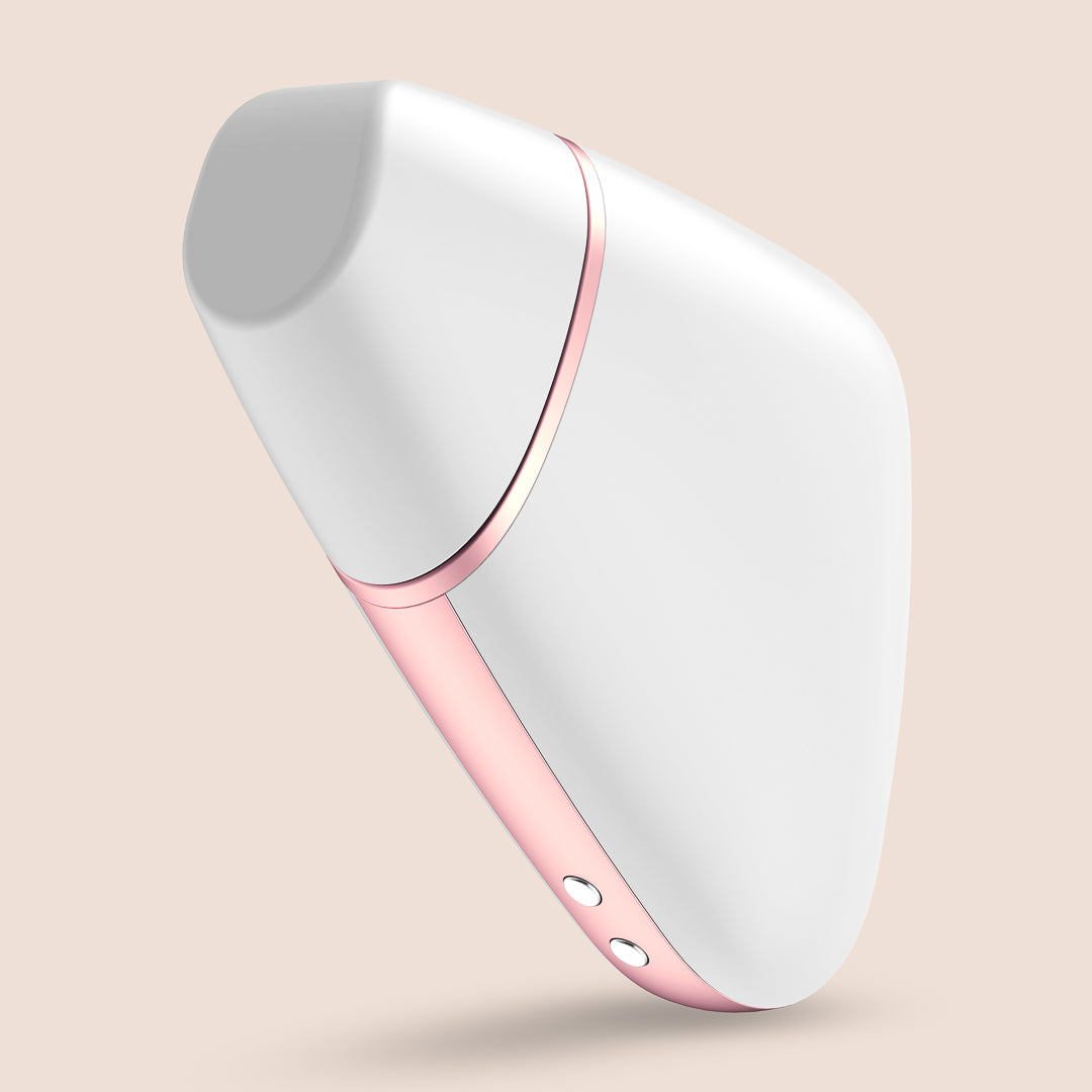 Satisfyer Love Triangle - Air Pulse Stimulation & Vibrations with Travel Cap | Clitoral Stimulator for Women | Perfect for Travel & Discreet Use