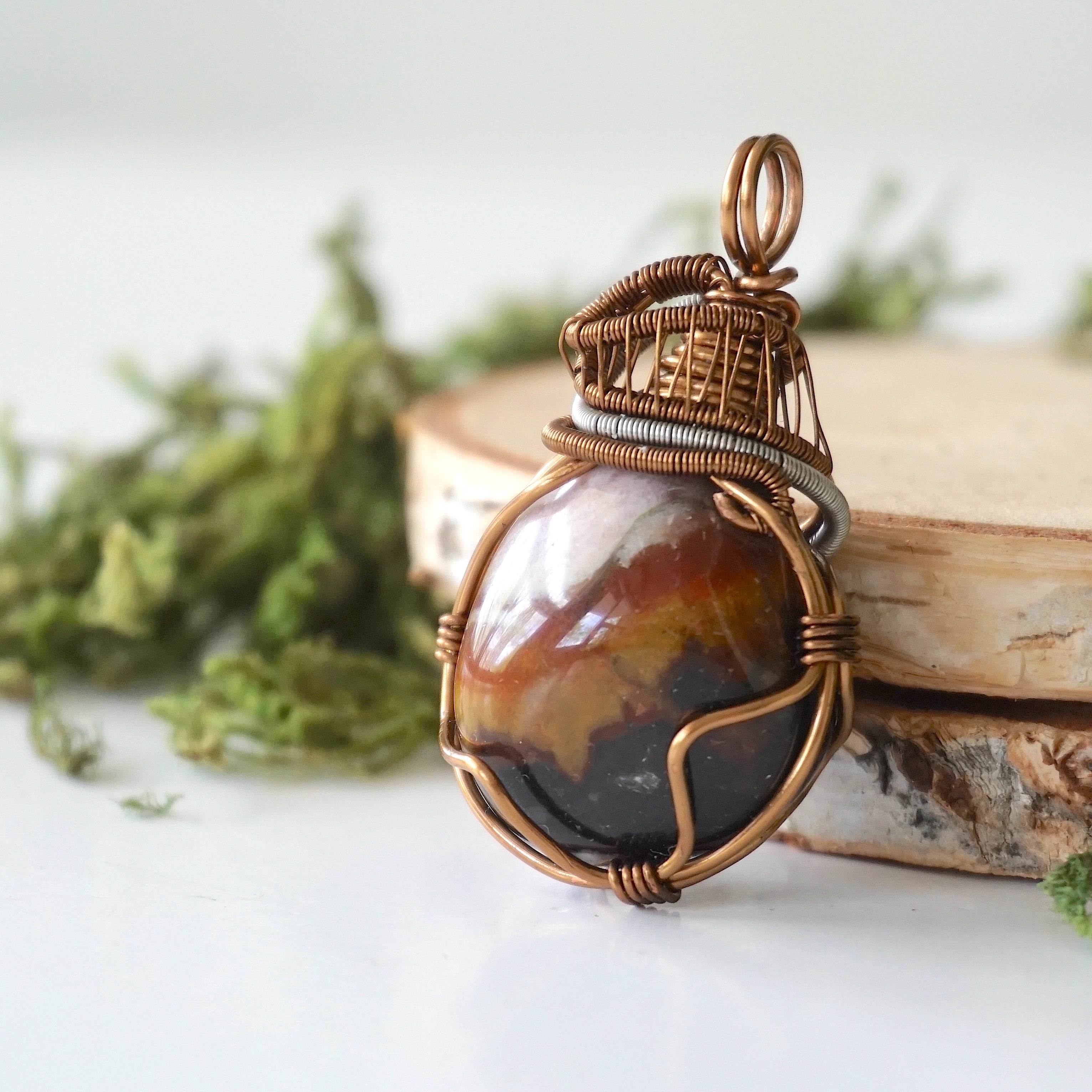 Natural Sardonyx Crystal Necklace for Women - Healing Stone Jewelry for Energy Balance & Protection | Perfect for Meditation, Yoga & Spiritual Gifts