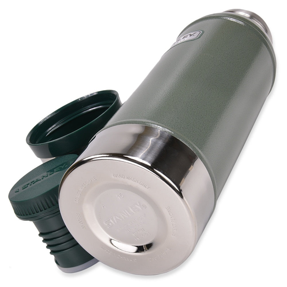 Stanley Classic Vacuum Insulated Stainless Steel Water Bottle 0.75L (25oz) - Keeps Drinks Hot/Cold for Hours - Perfect for Hiking, Camping & Office Use