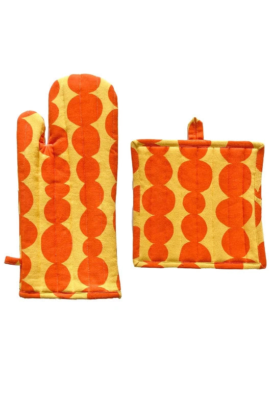 Premium See Design Apron, Pot Holder & Oven Mitt Set - Kitchen Cooking & Baking Essentials for Home Chefs & BBQ Enthusiasts