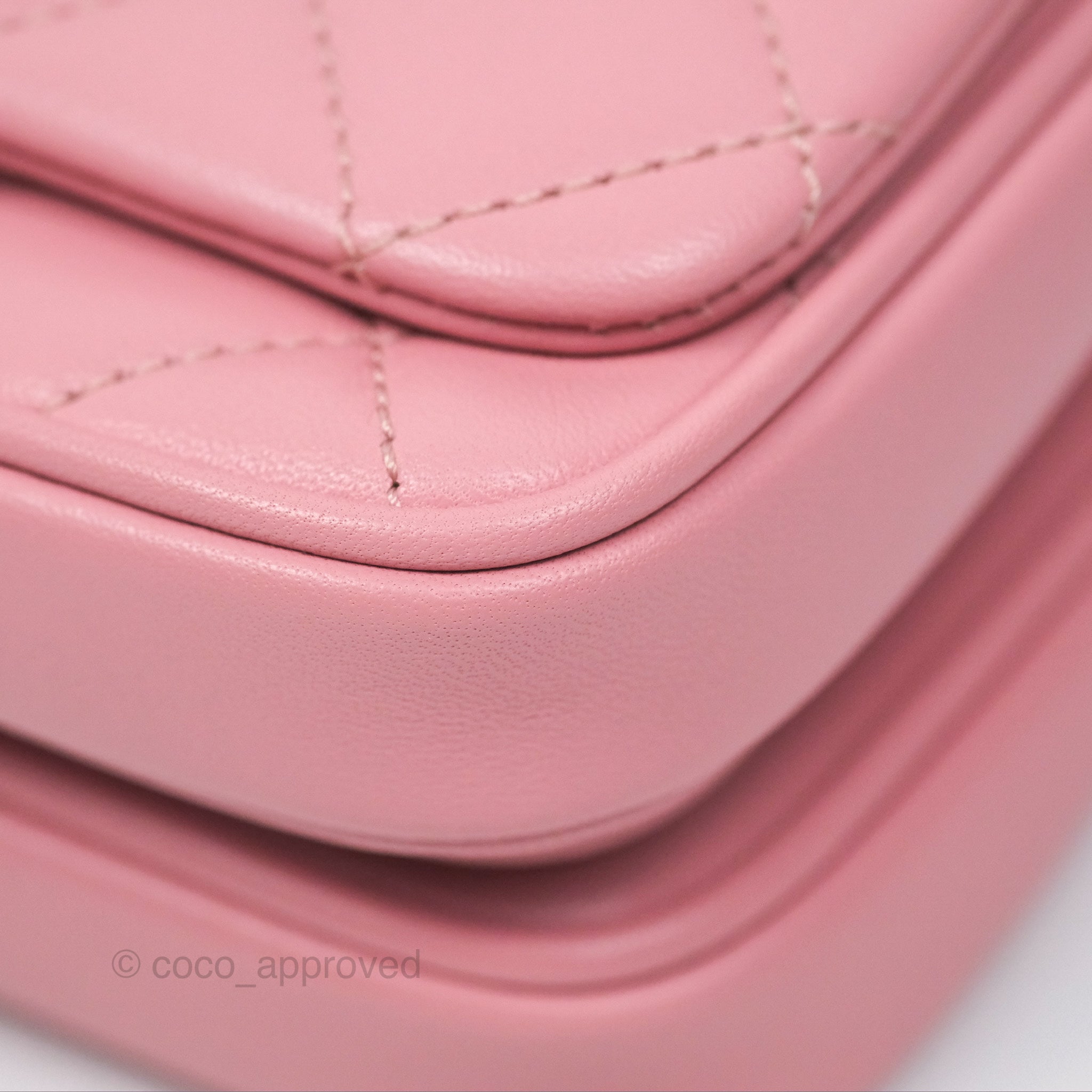 Chanel Citizen Chic Flap Bag in Pink Lambskin Leather with Gold Hardware - Luxury Crossbody Purse for Women, Perfect for Date Night & Special Occasions