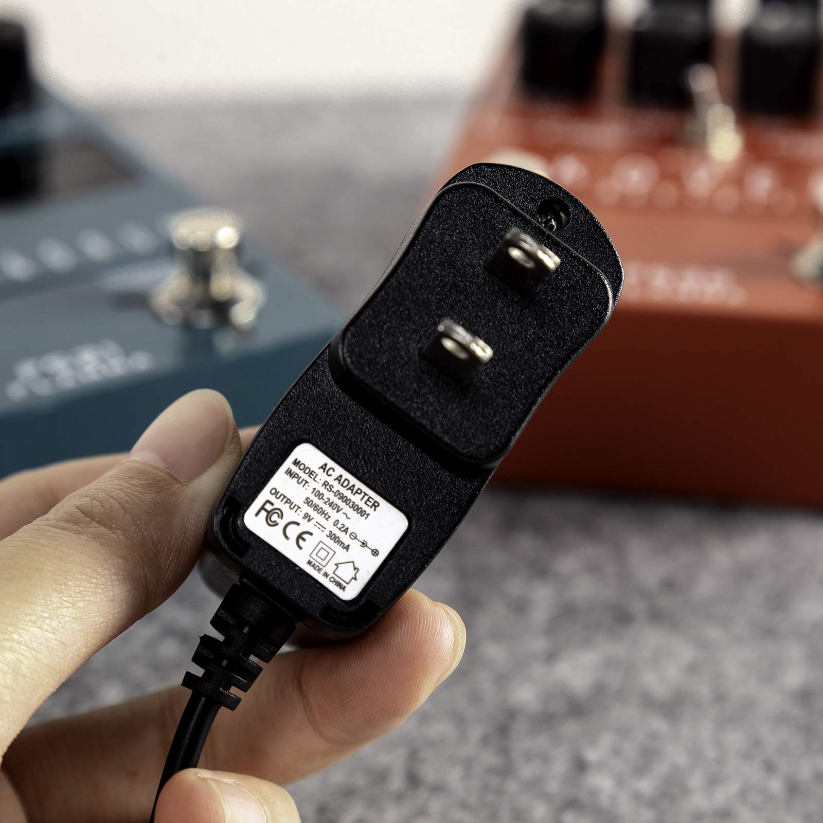 FLAMMA 9V 300mA AC Adapter Power Supply for Guitar Pedals - Negative Tip - Perfect for Electric Guitar Effects Pedalboards & Home Studio Setups