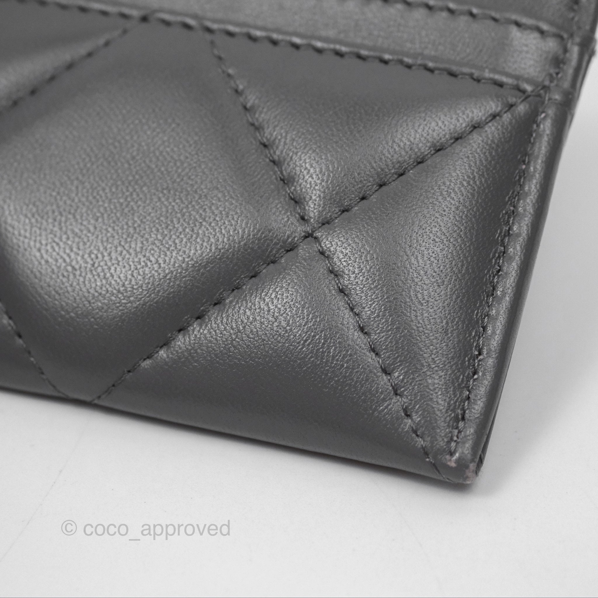 Chanel 19 Quilted Grey Leather Card Holder with Silver Hardware - Luxury Compact Wallet for Everyday Use & Travel