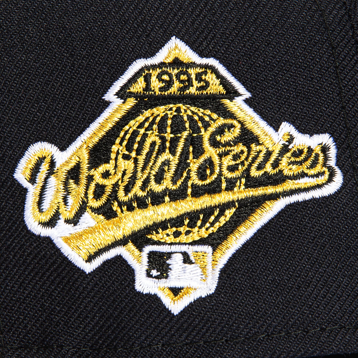 New Era 59Fifty Atlanta Braves 1995 World Series Patch Snapback Baseball Cap - Navy & Red MLB Officially Licensed Hat for Fans & Collectors | Perfect for Games, Tailgating & Braves Memorabilia Collection