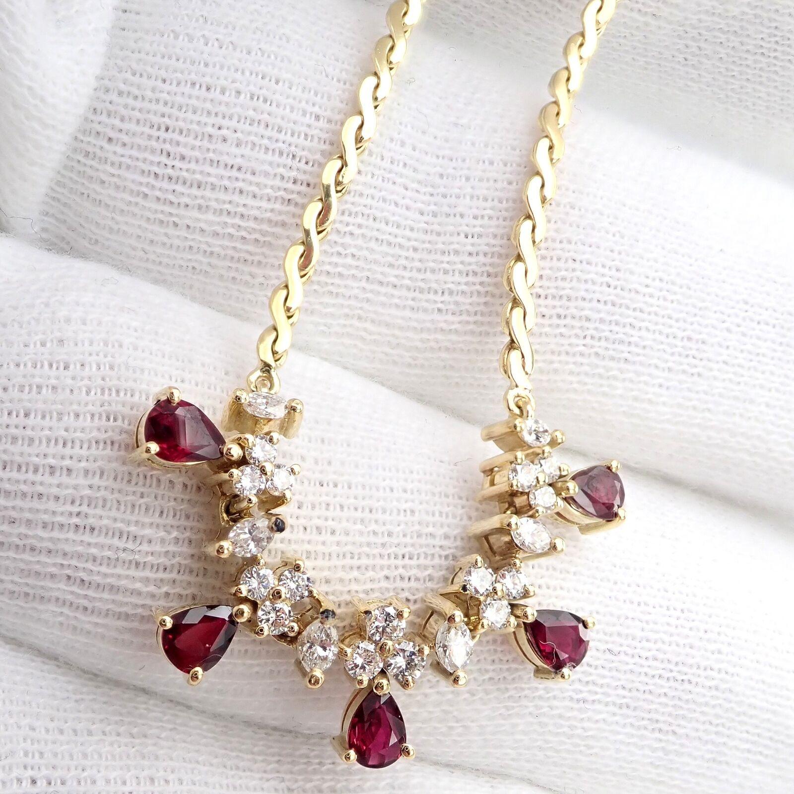 Authentic H. Stern 18k Yellow Gold White Diamond Ruby Pendant Necklace - Luxury Jewelry Gift for Women, Anniversary & Special Occasions