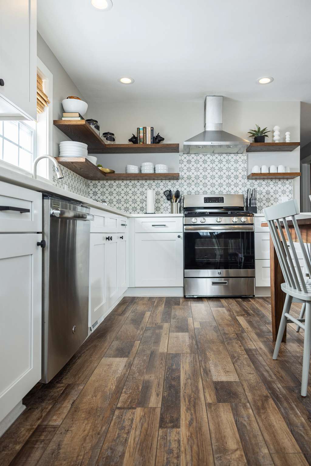 Coretec Plus Enhanced Waterproof Vinyl Plank Flooring - Marianas Oak 7