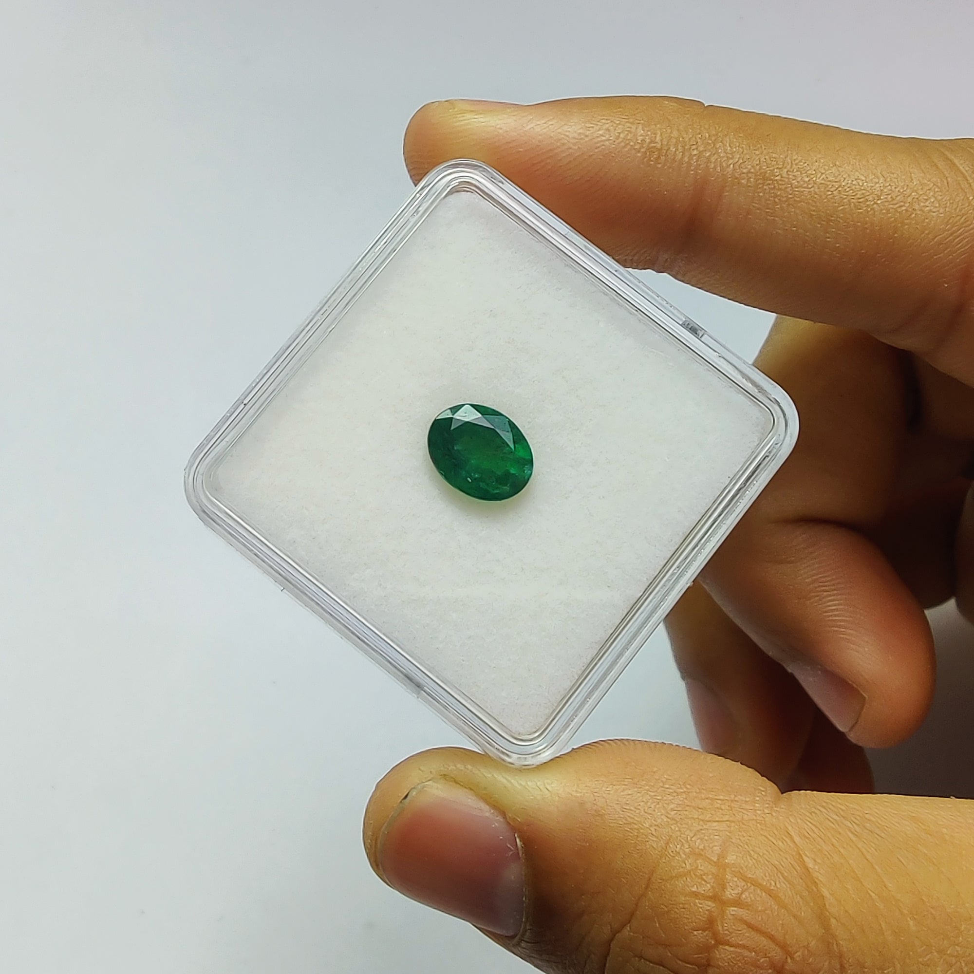 1.85cts Natural Untreated Green Emerald Gemstone - Oval Cut 9x7mm for Jewelry Making, Engagement Rings & Luxury Gifts | Emerald Birthstone Collection