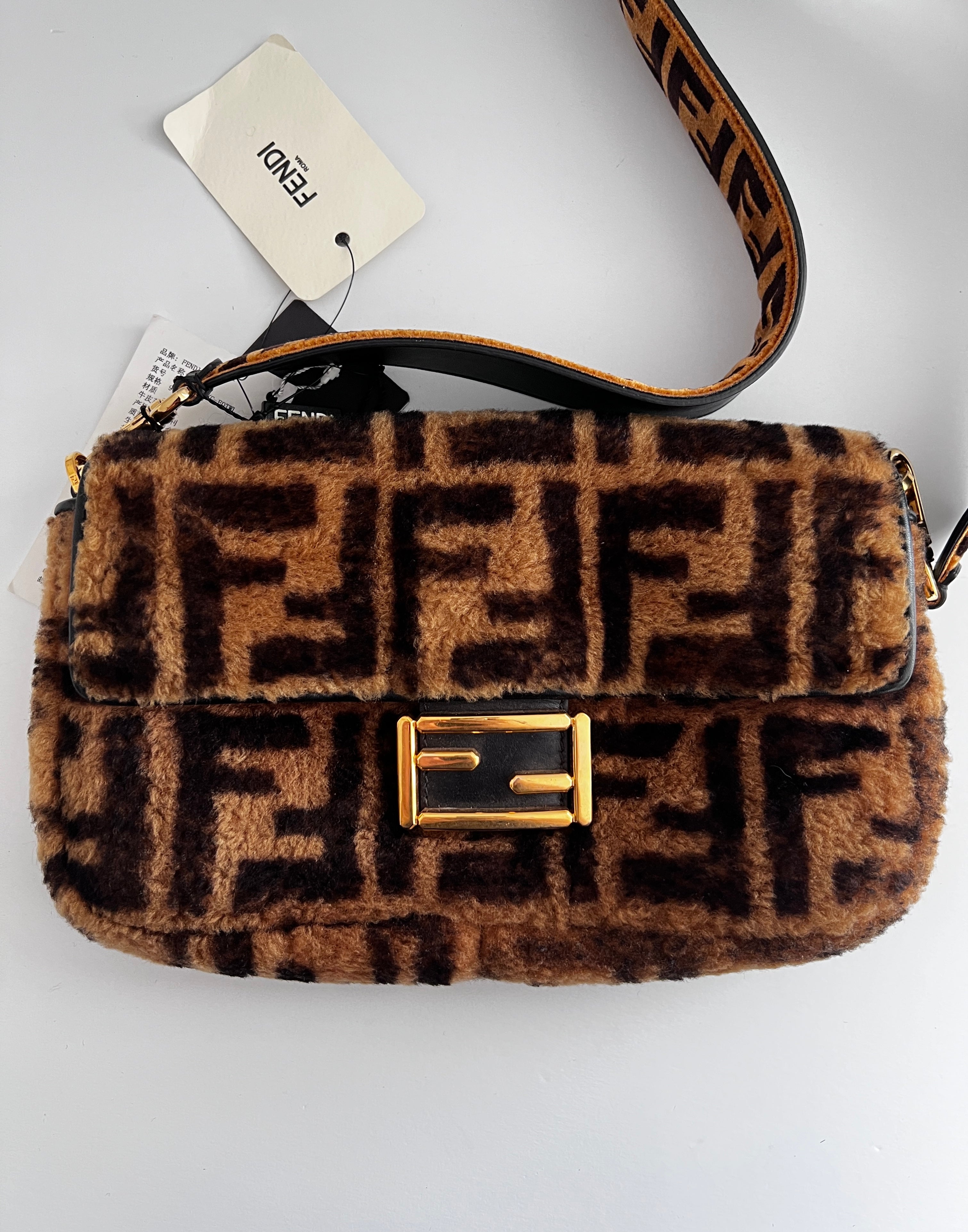 Fendi FF Shearling Baguette Bag - Vintage Style Leather Shoulder Bag for Women | Luxury Designer Handbag for Everyday Use, Parties & Travel