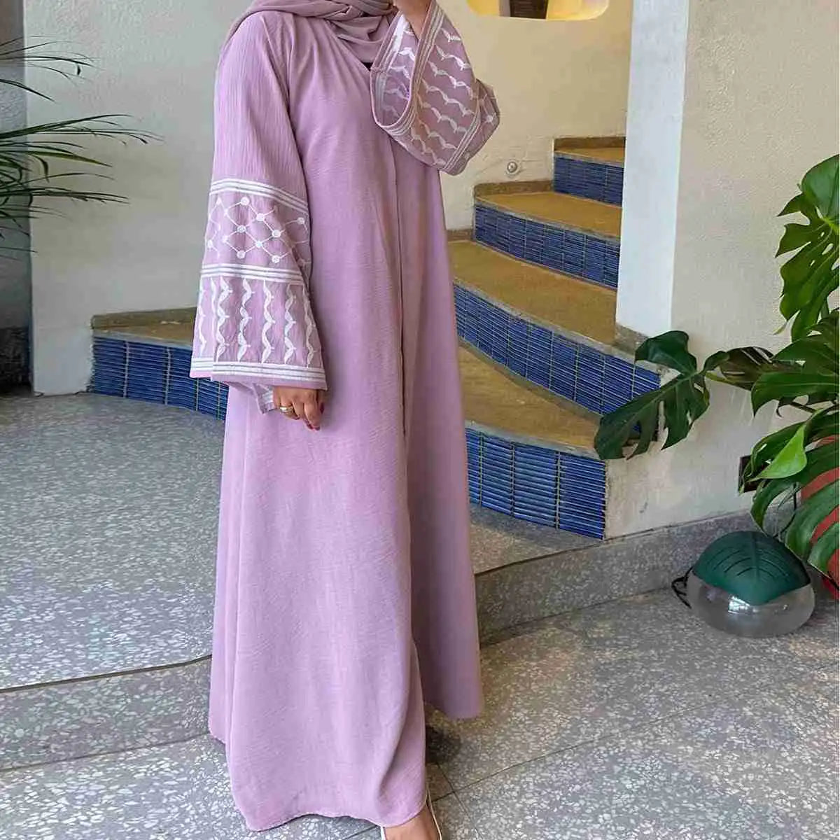 Elegant Embroidery Sleeve Muslim Women's Open Abaya Dress - Modest Islamic Prayer Dress for Mosque & Special Occasions