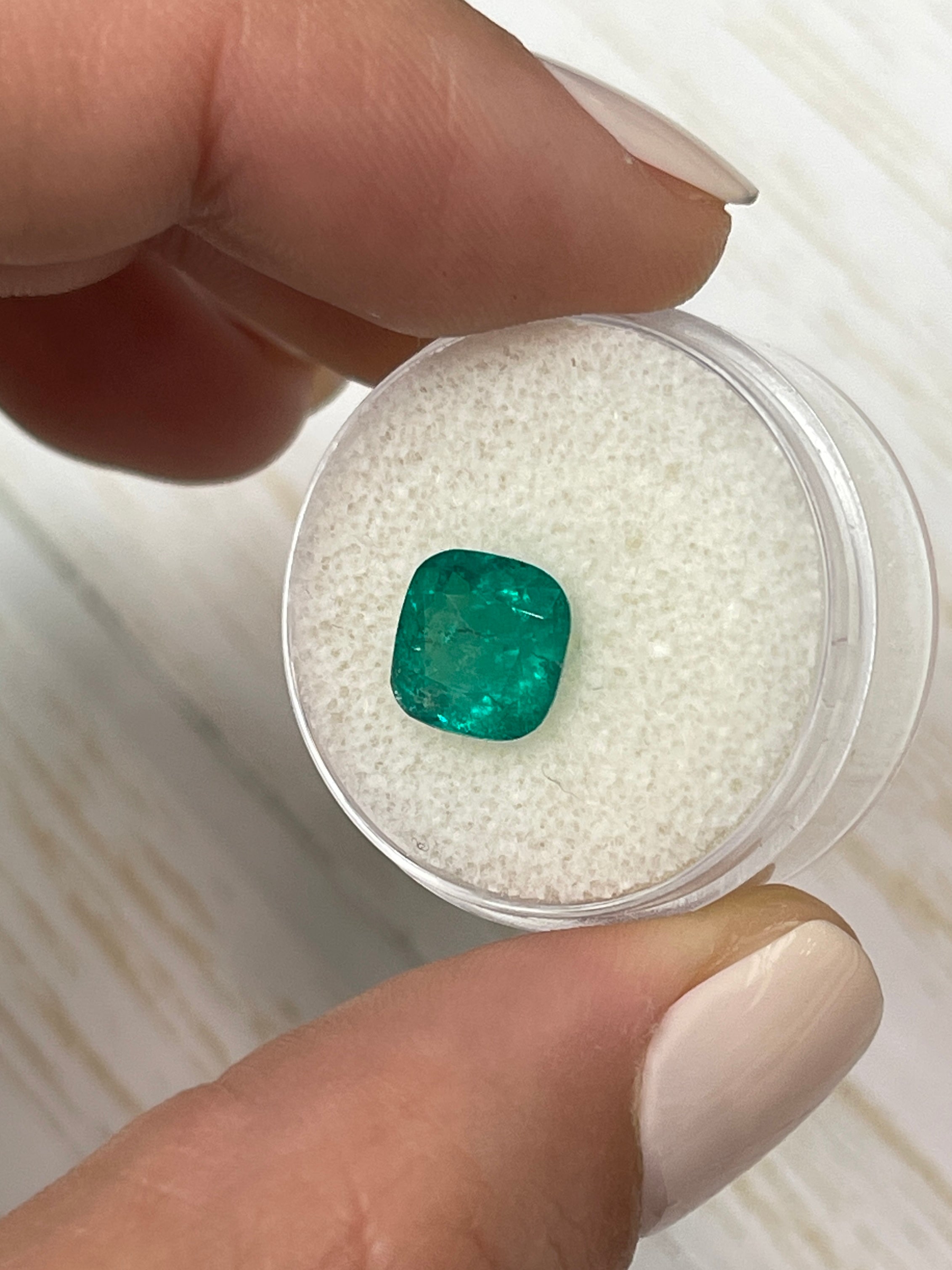 2.27 Carat Natural Loose Colombian Emerald Cushion Cut 8.5x8.5mm - Perfect for Engagement Rings, Fine Jewelry & Collector's Gemstones