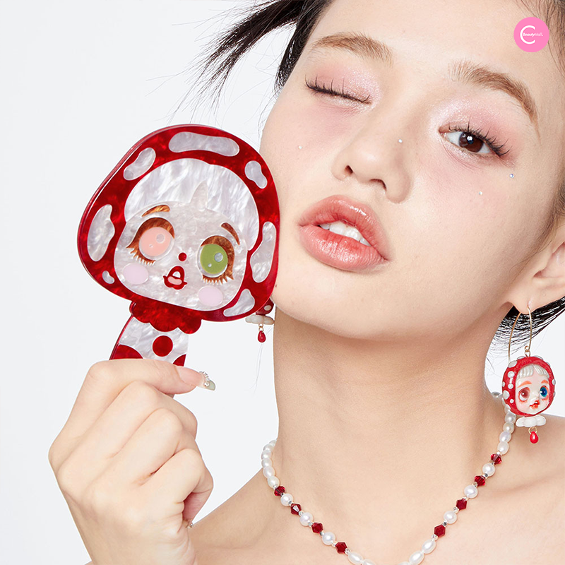 QUANDO Momoco Portable Hand Mirror - Compact Travel Mirror for Makeup, Grooming & Beauty - Perfect for Home, Travel, Gym & Purse
