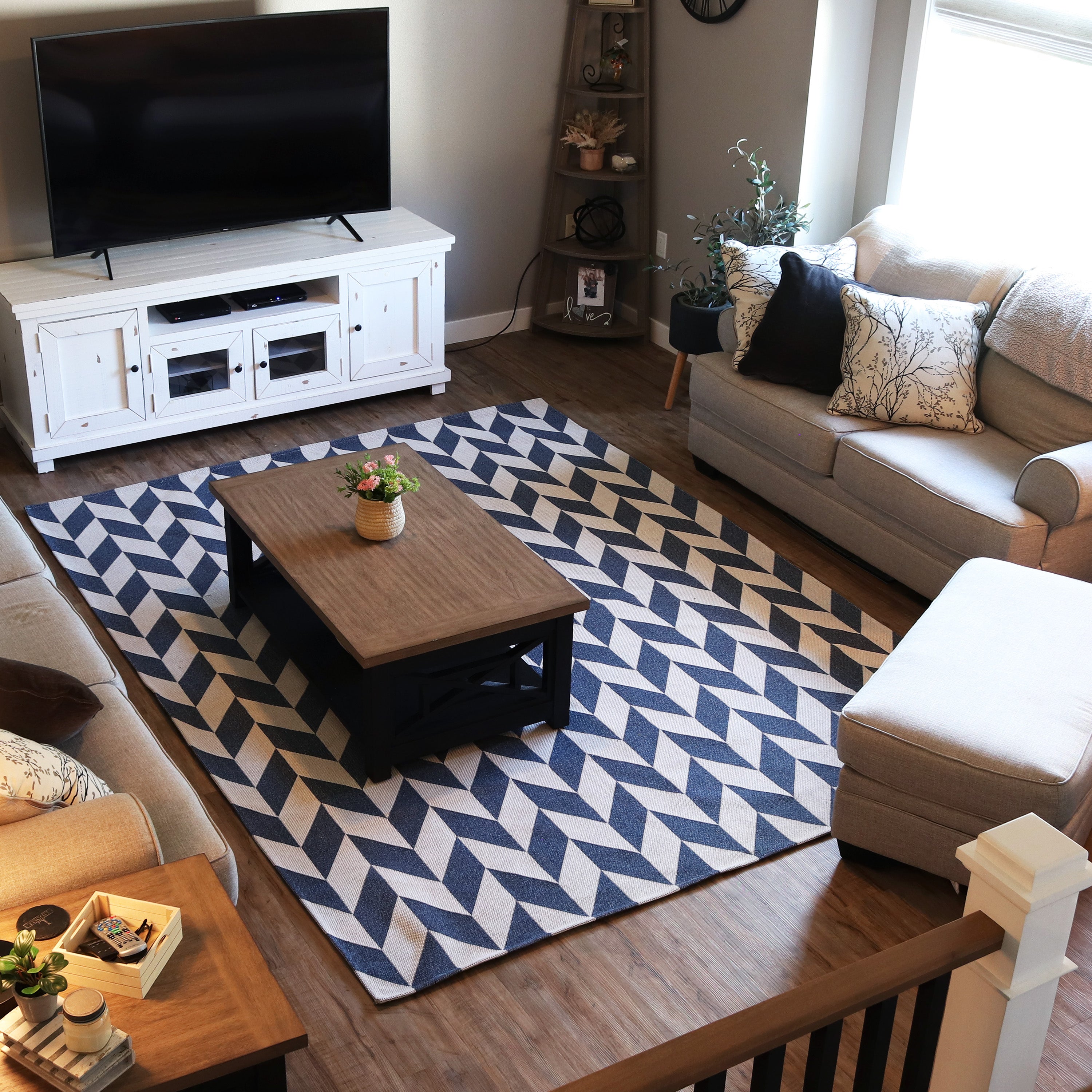 Stylish Sunnydaze Indoor Area Rug - Soft & Durable for Living Room, Bedroom & Home Decor - Perfect for Cozy Spaces & Modern Interiors