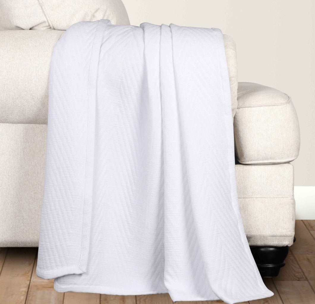 Premium Aswan Cotton Medium Weight Chevron Woven Coverlet - Soft & Breathable Bedspread for All Seasons - Perfect for Master Bedroom, Guest Room, or Dorm Decor