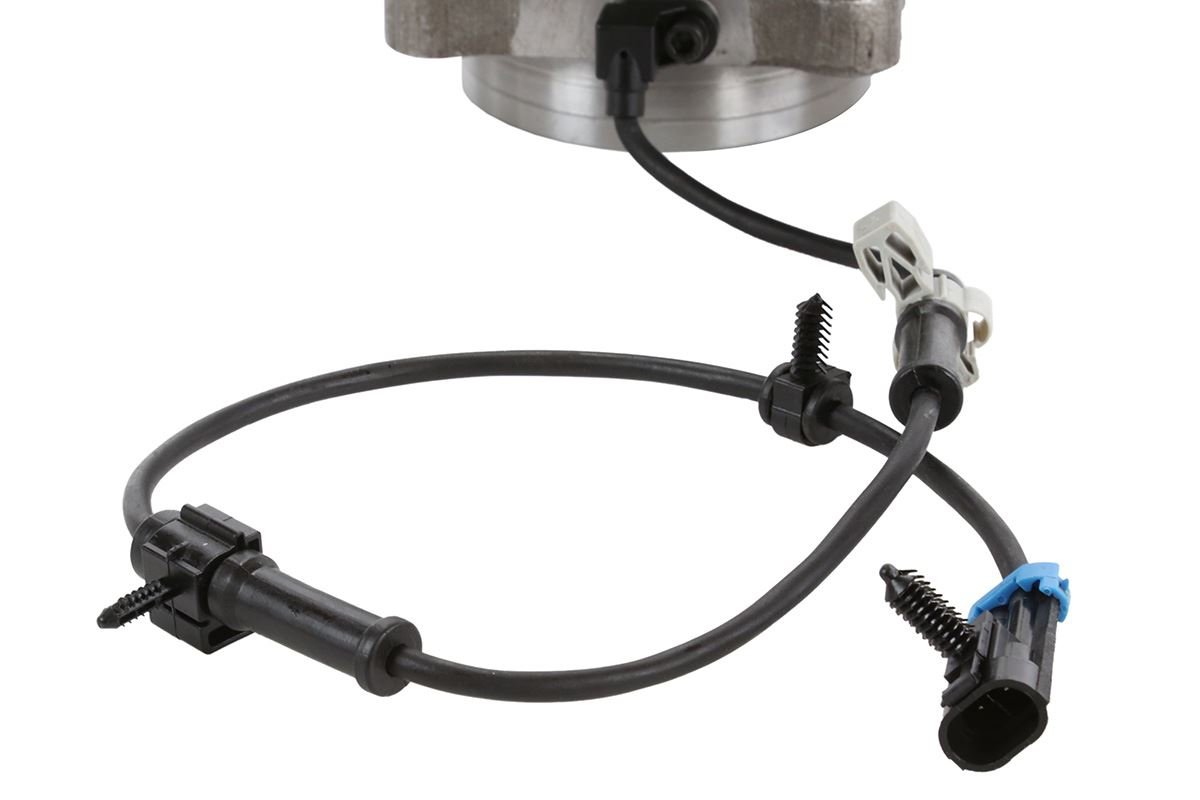 Chevrolet Silverado 1500 HD Classic GMC Sierra 1500 HD Classic Yukon XL 2500 2003-2007 Hummer H2 Front Wheel Bearing Hub Assembly Pair with Brake Rotors & Ceramic Pads - RHBBK0454 Replacement Kit - Perfect for Off-Roading & Heavy-Duty Towing