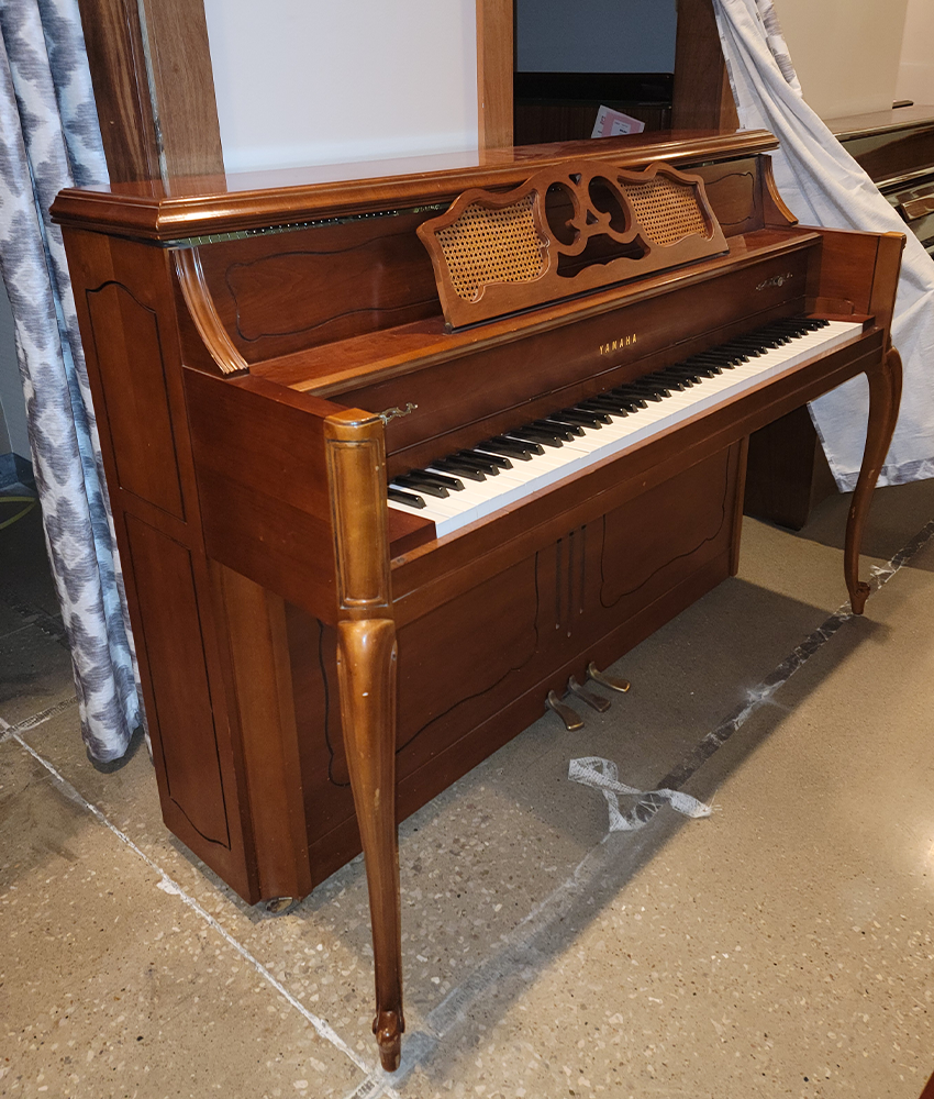 1992 Yamaha 44 M405 Console Piano in Satin Mahogany - Used Vintage Piano with Serial Number T163290 | Perfect for Home, Studio & Music Classrooms