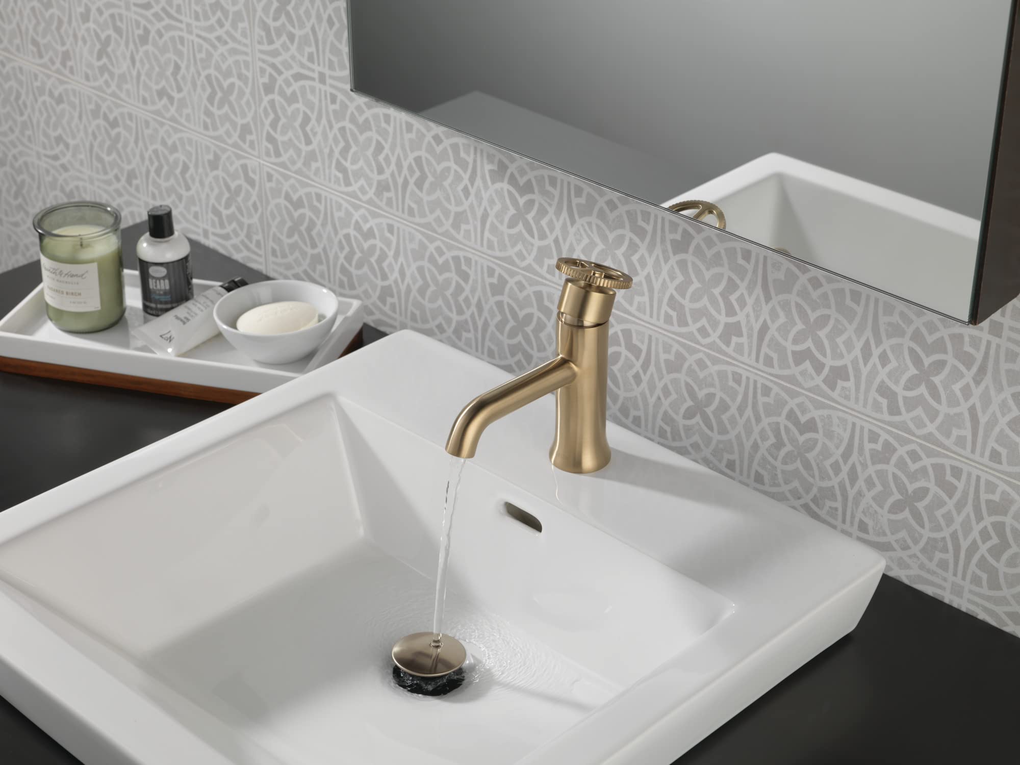 Delta Trinsic Single Hole Bathroom Faucet in Champagne Bronze - WaterSense Certified, Diamond Seal Technology, Single Handle Bathroom Sink Faucet with Drain Assembly - Perfect for Modern Bathroom Vanities and Powder Rooms