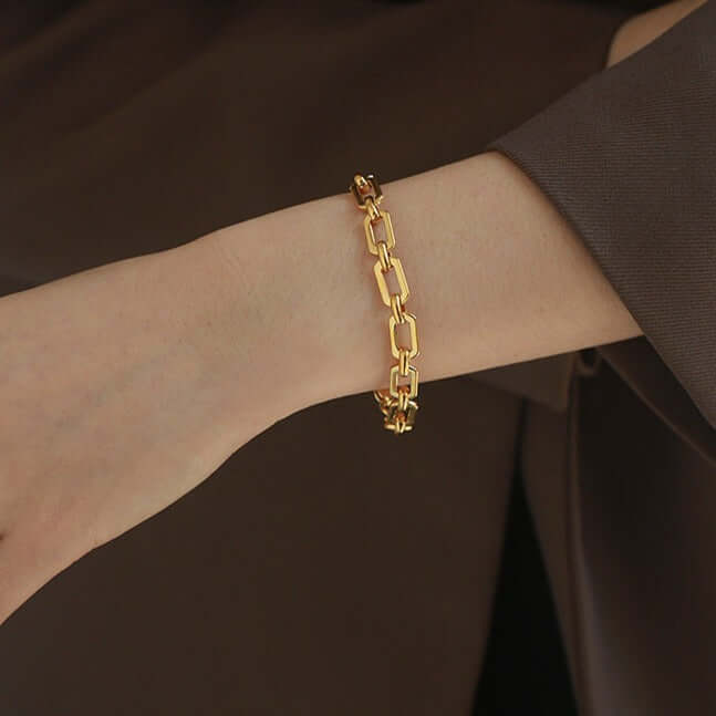 18K Gold Oval Link Chain Bracelet for Women - Elegant Luxury Jewelry Gift for Birthday, Anniversary & Special Occasions | QT2008