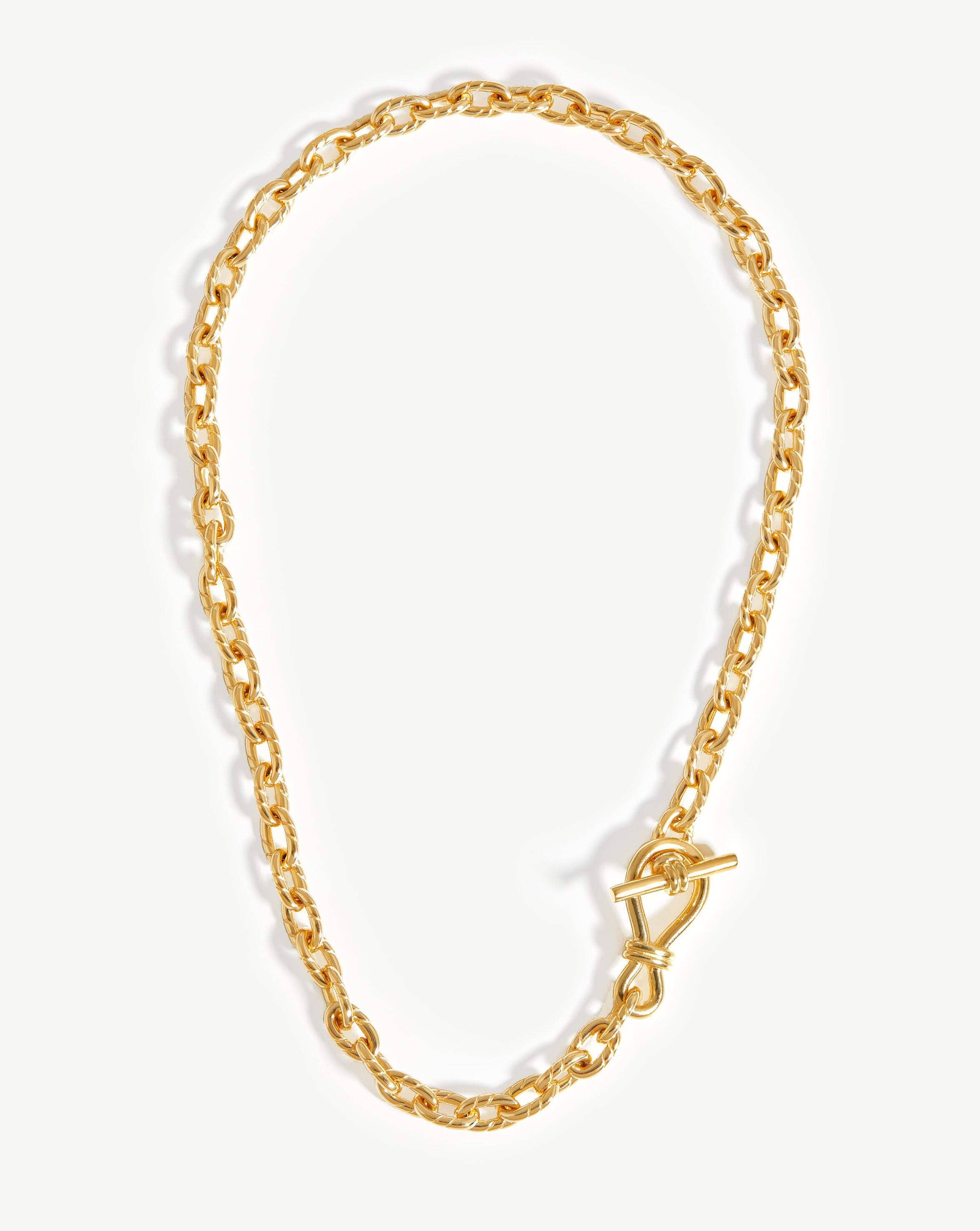 Twisted Link T Bar Chain Necklace for Women - 18K Gold Plated Stainless Steel Layering Necklace, Dainty Minimalist Jewelry Gift for Her - Perfect for Everyday Wear, Date Nights & Special Occasions