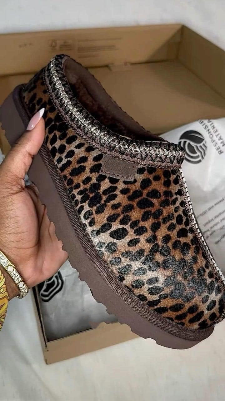 Leopard Print Women's Fuzzy Slippers - Cozy House Shoes for Indoor Comfort, Winter Warmth & Lounge Wear | Perfect for Home, Apartment & Relaxation
