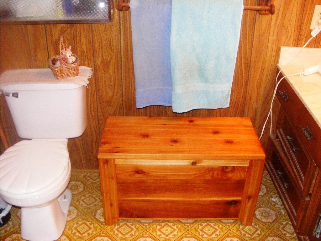 Steve's Gift Shoppe Cedar Wood Storage Bench with Lift Top - 30 x 14 x 20 Inches - Perfect for Entryway, Bedroom & Living Room Organization