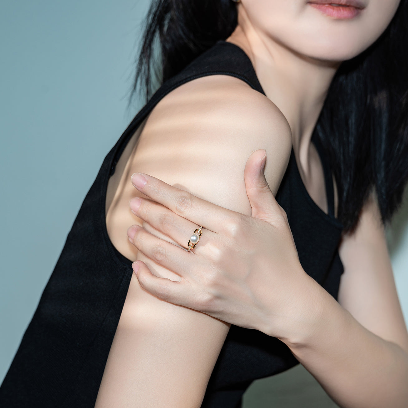 18K Solid Gold Diamond Akoya Hanadama Pearl Ring KR00052 - Elegant Pearl Jewelry for Women, Perfect for Weddings, Anniversaries & Special Occasions